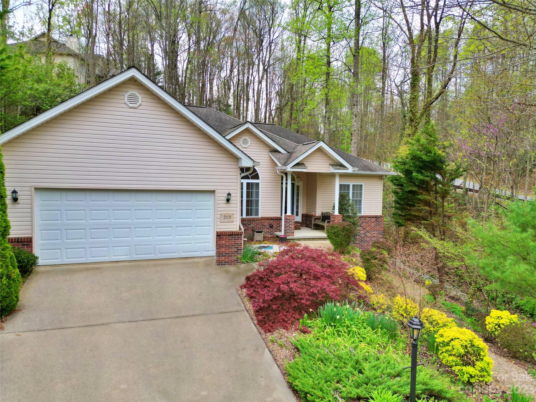 209 Tallyho Lane
