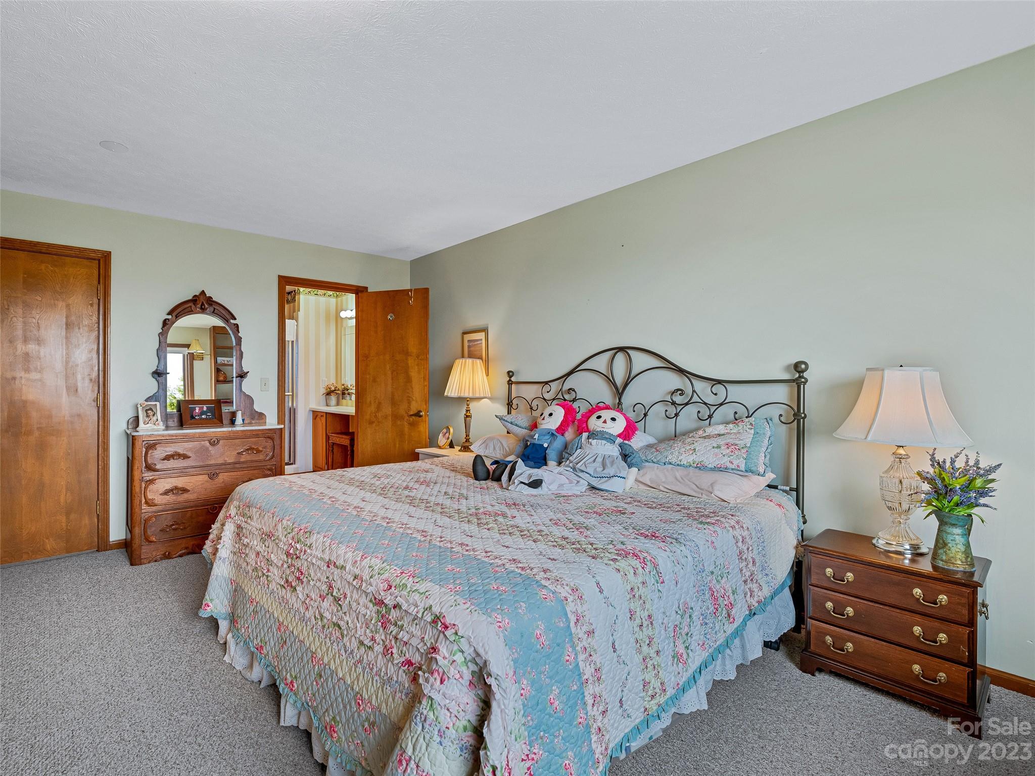 136 Woodbridge Drive