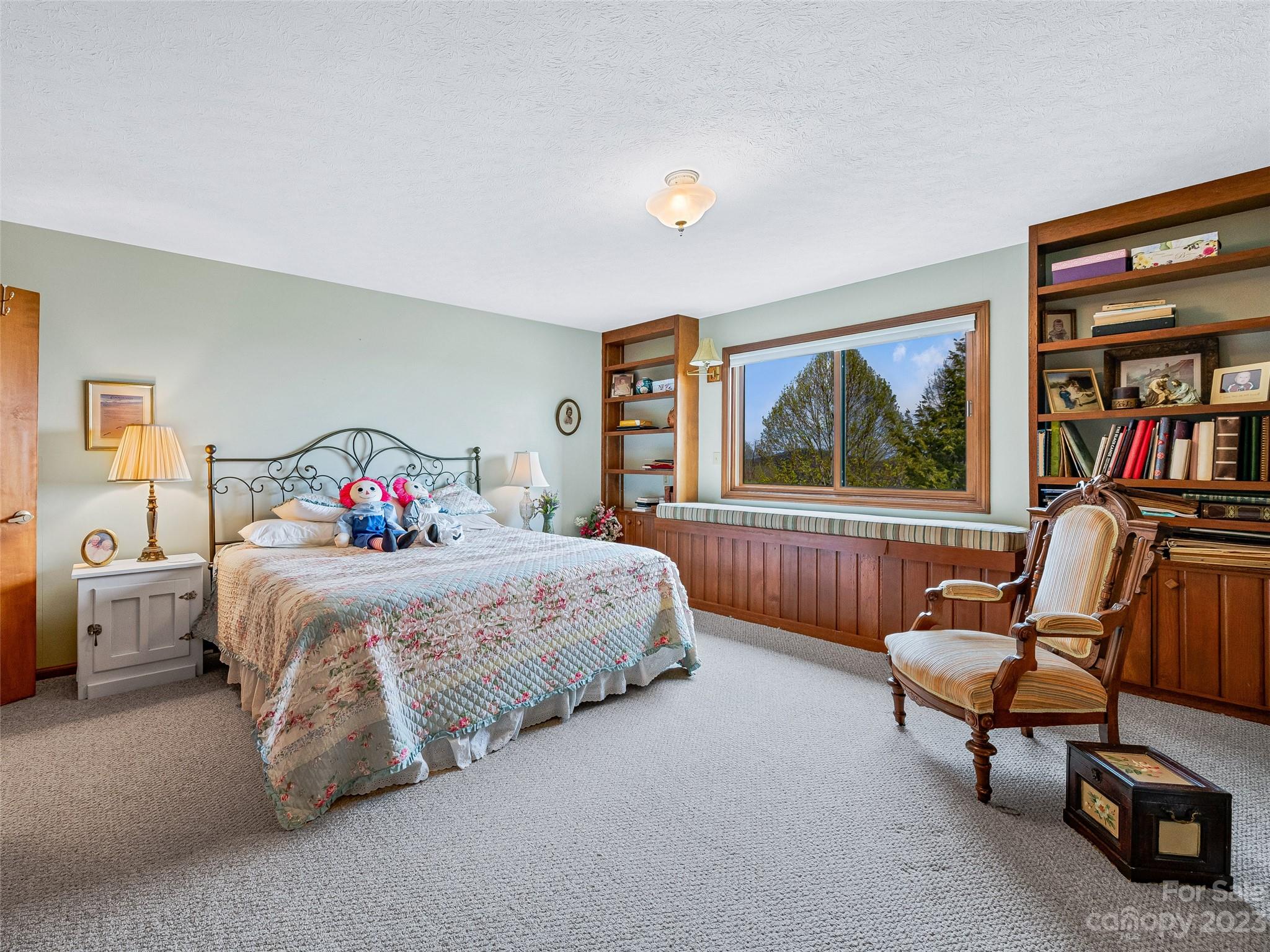 136 Woodbridge Drive