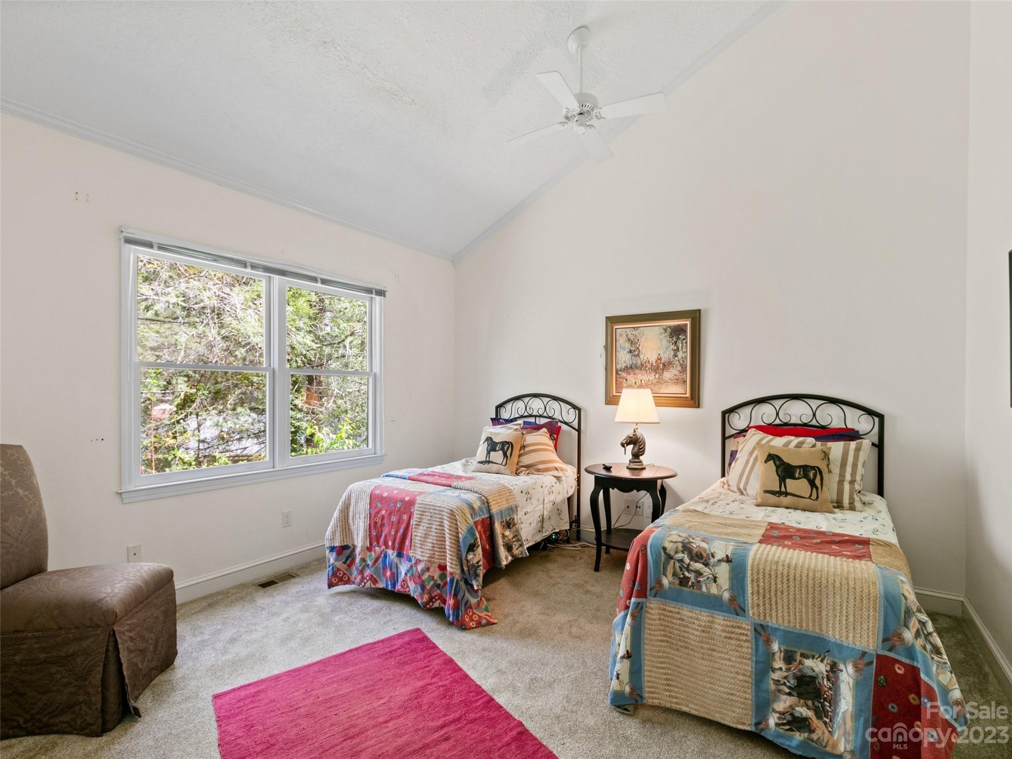40 Kinross Drive