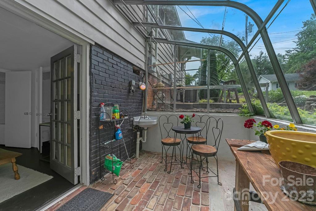 226 Turnpike Road