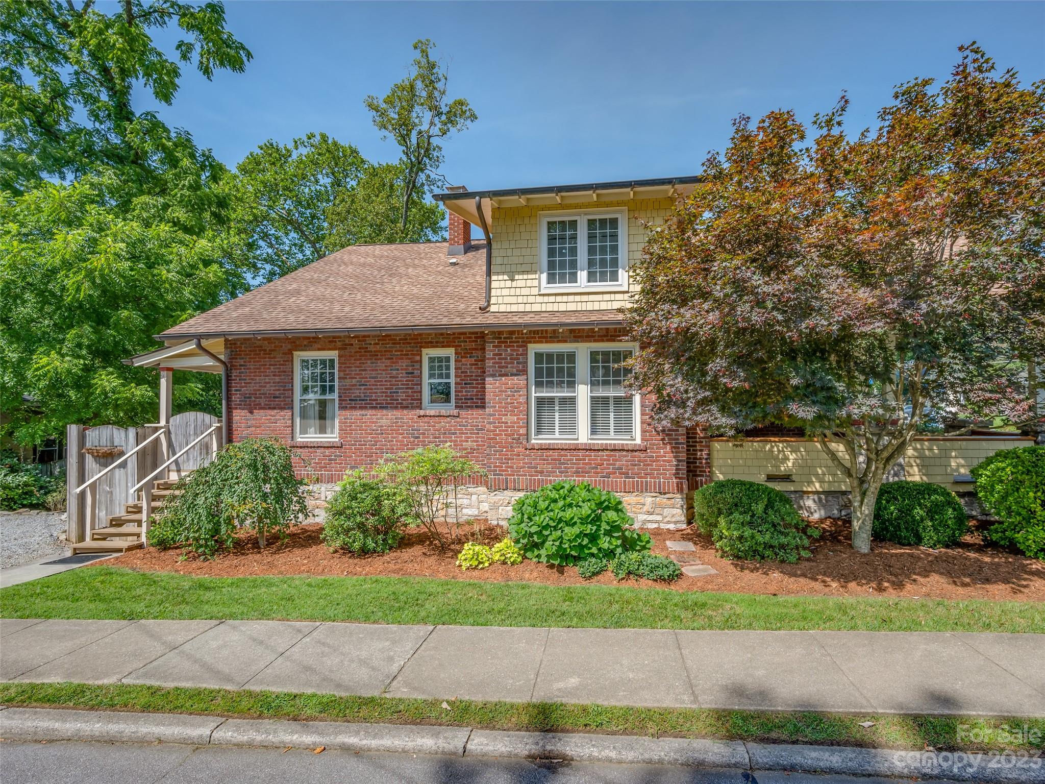 504 4th Avenue W