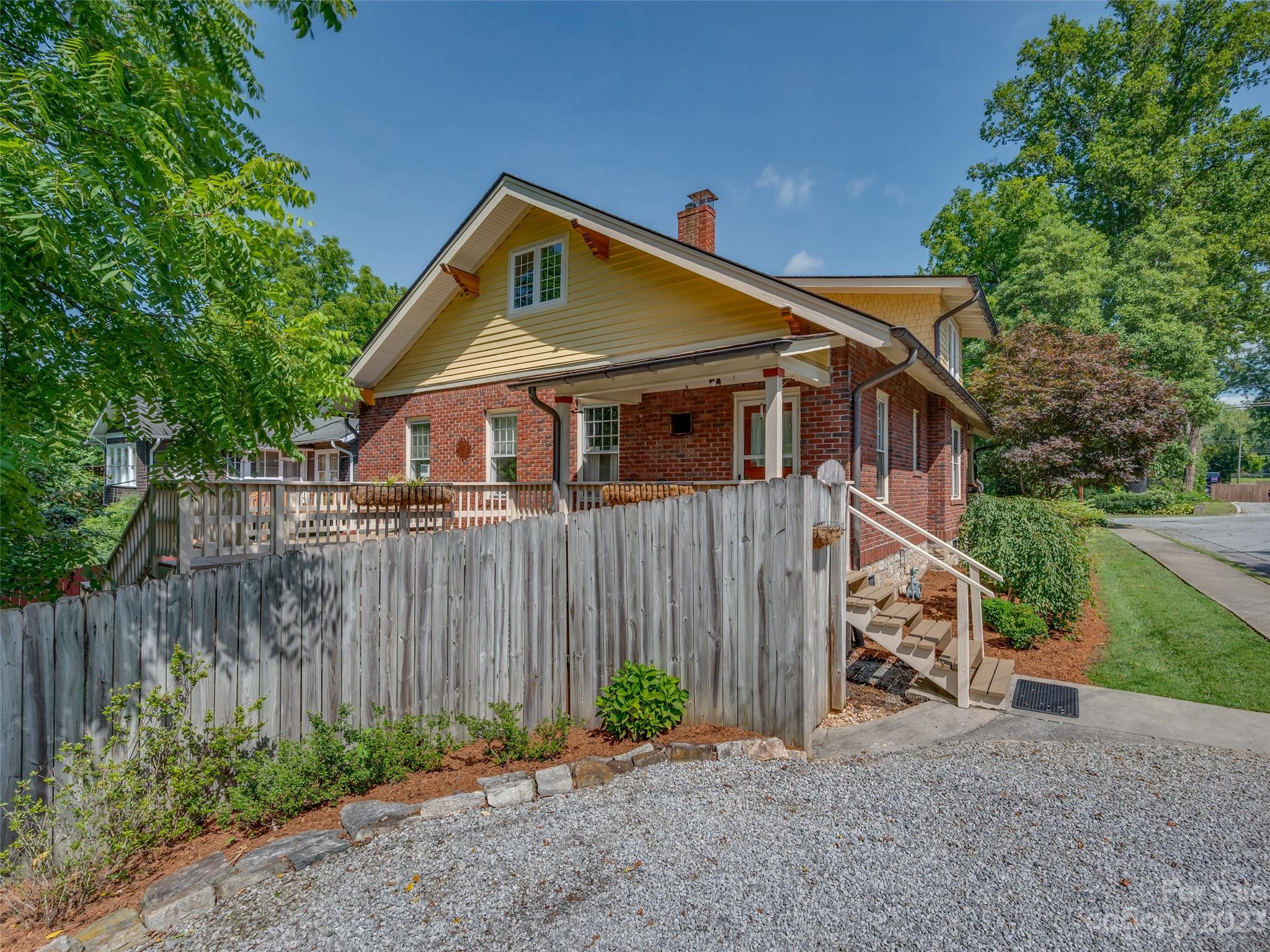 504 4th Avenue W
