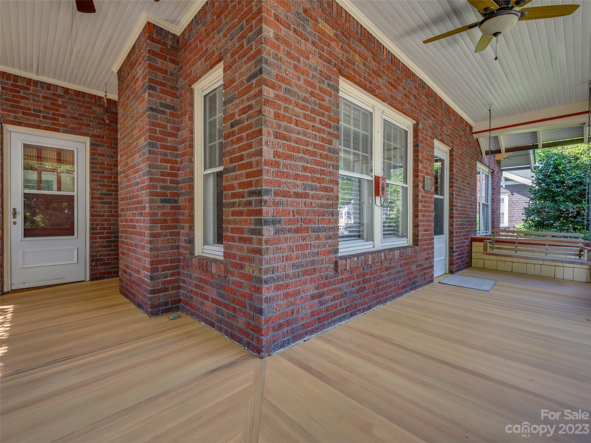 504 4th Avenue W