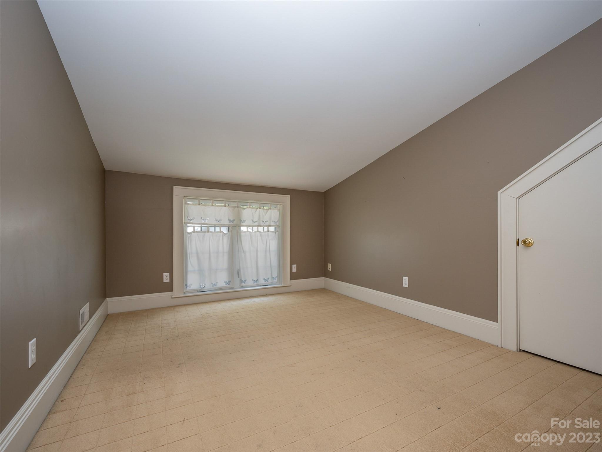 504 4th Avenue W