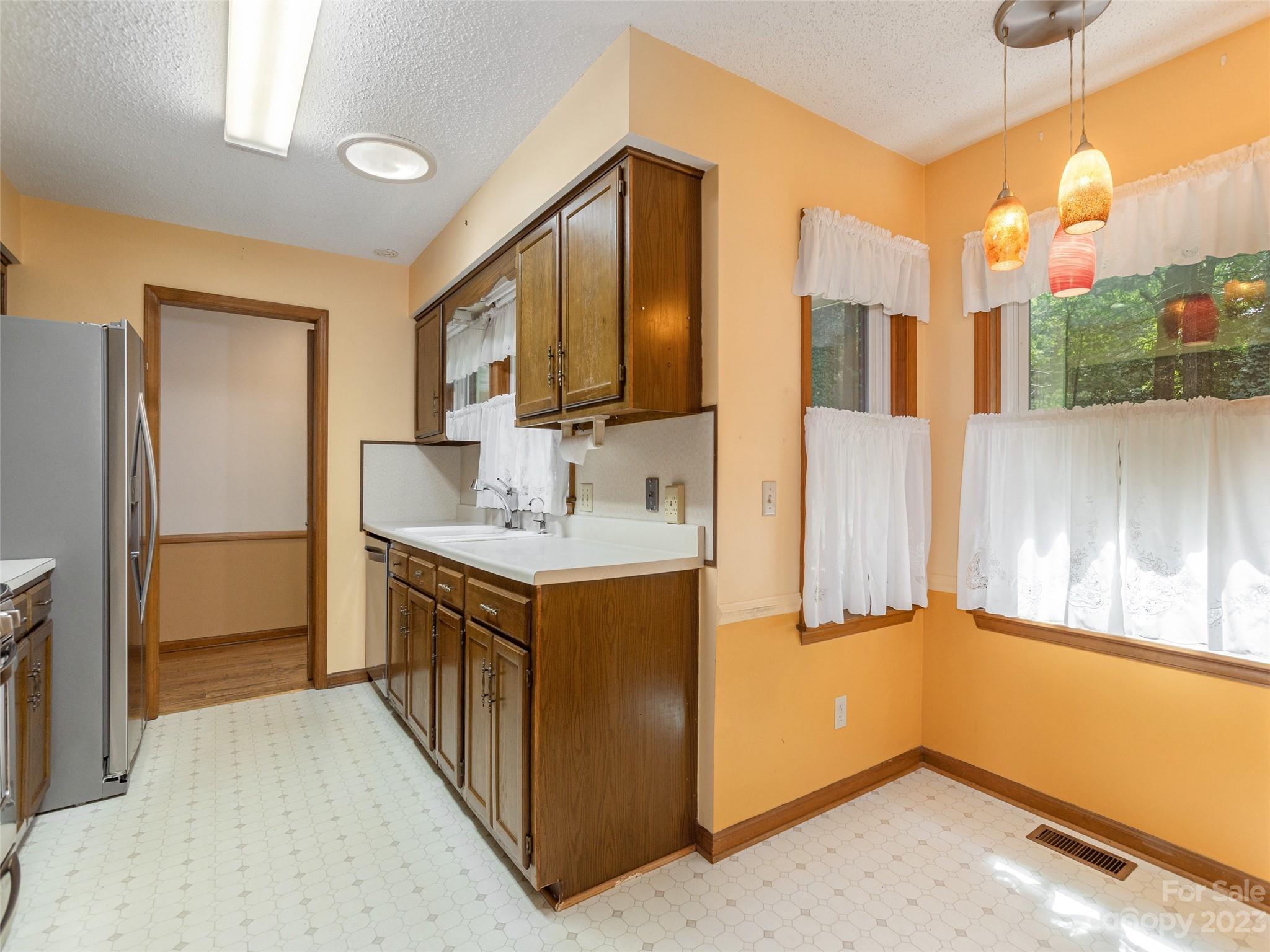 312 Colony Lane