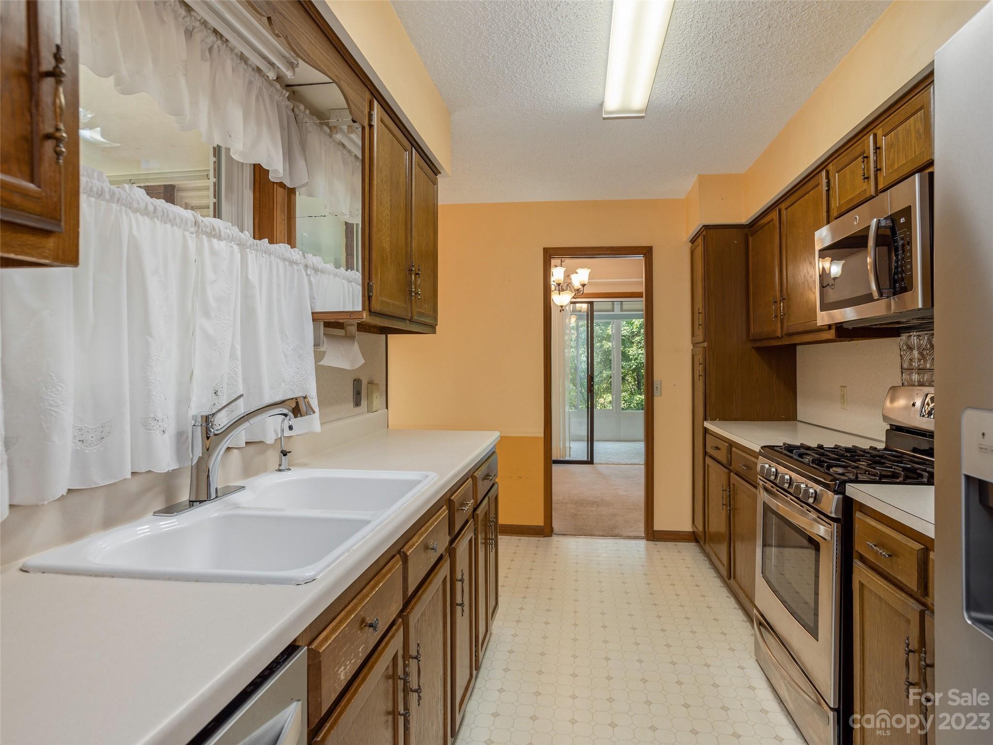 312 Colony Lane
