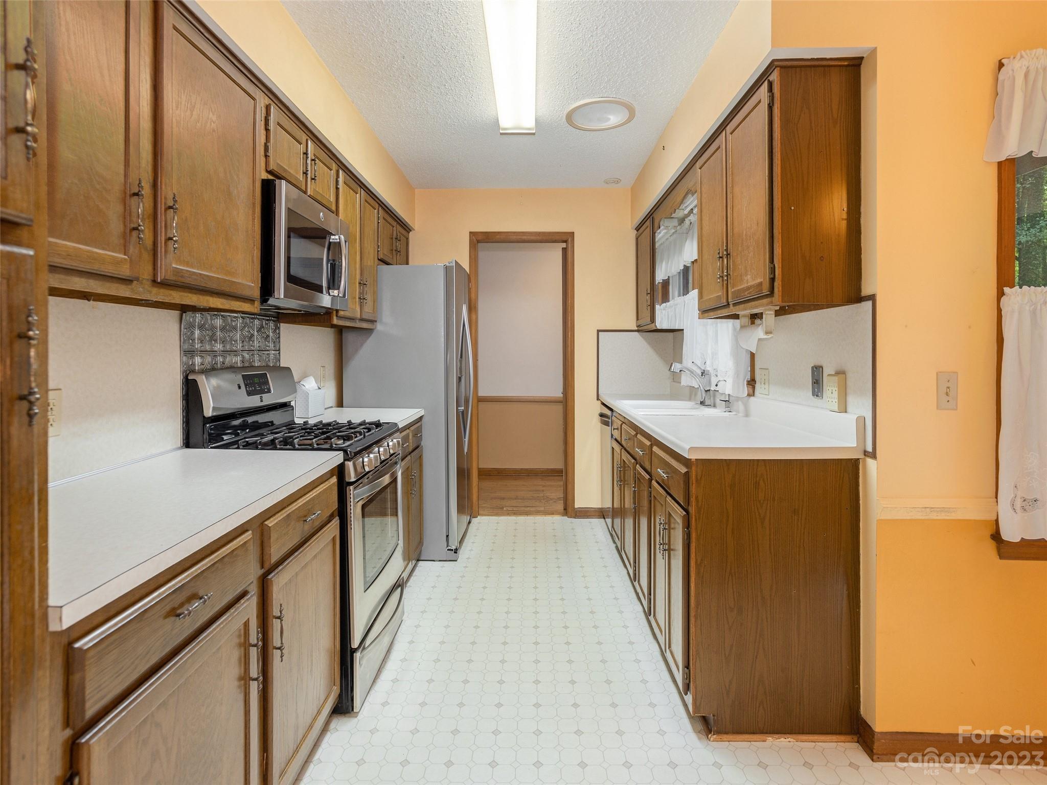 312 Colony Lane