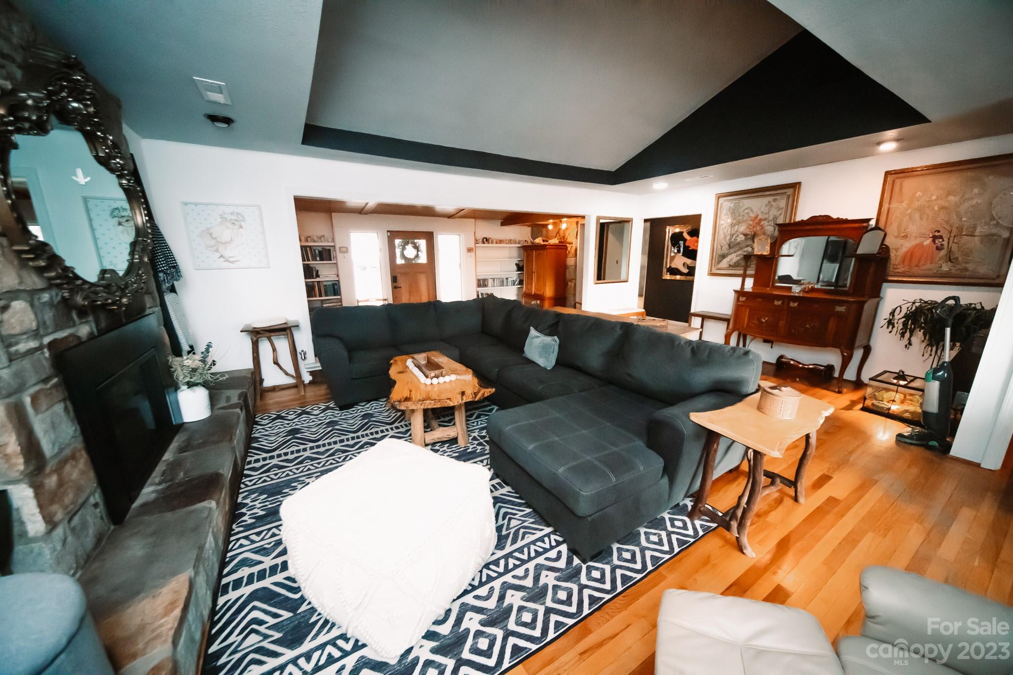 2618 Hebron Road