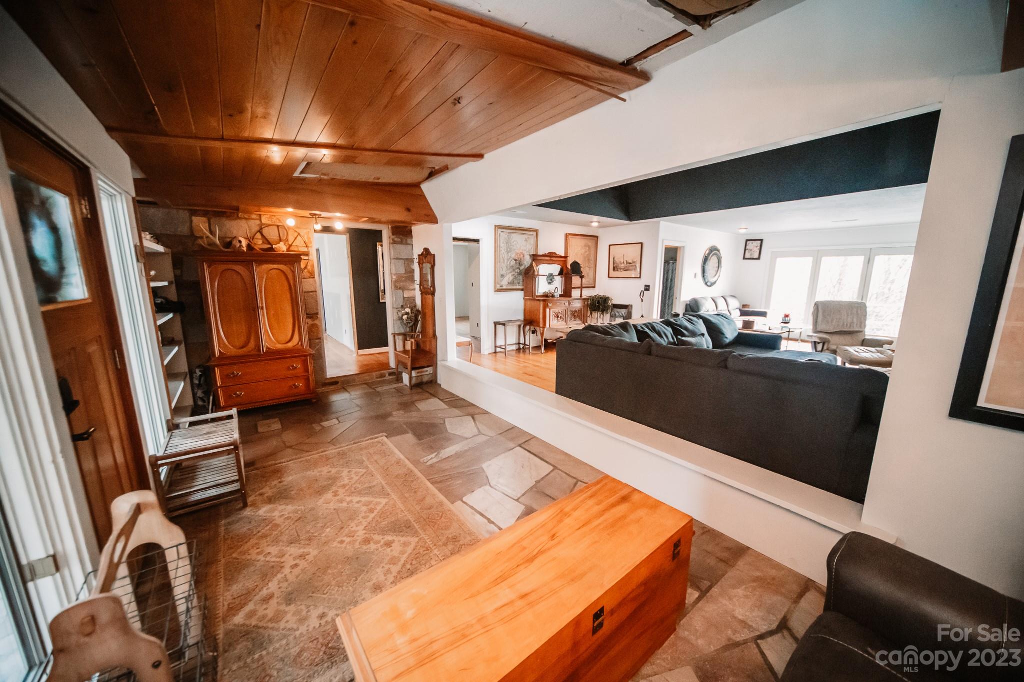 2618 Hebron Road