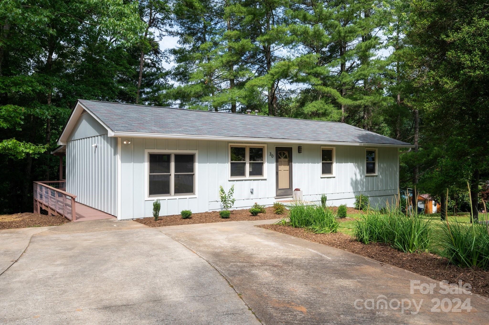 30 Evelake Drive