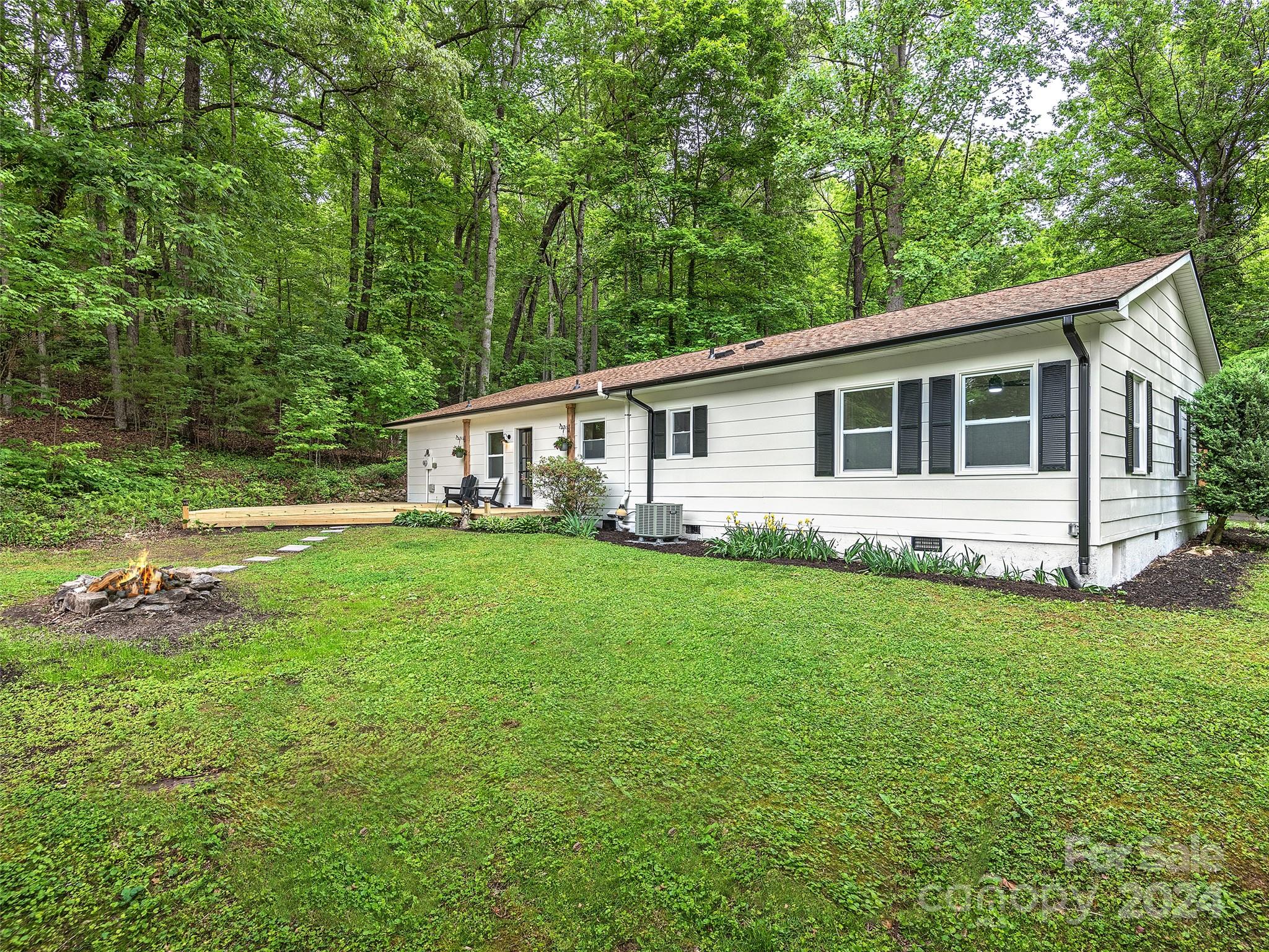 103 E White Pine Road