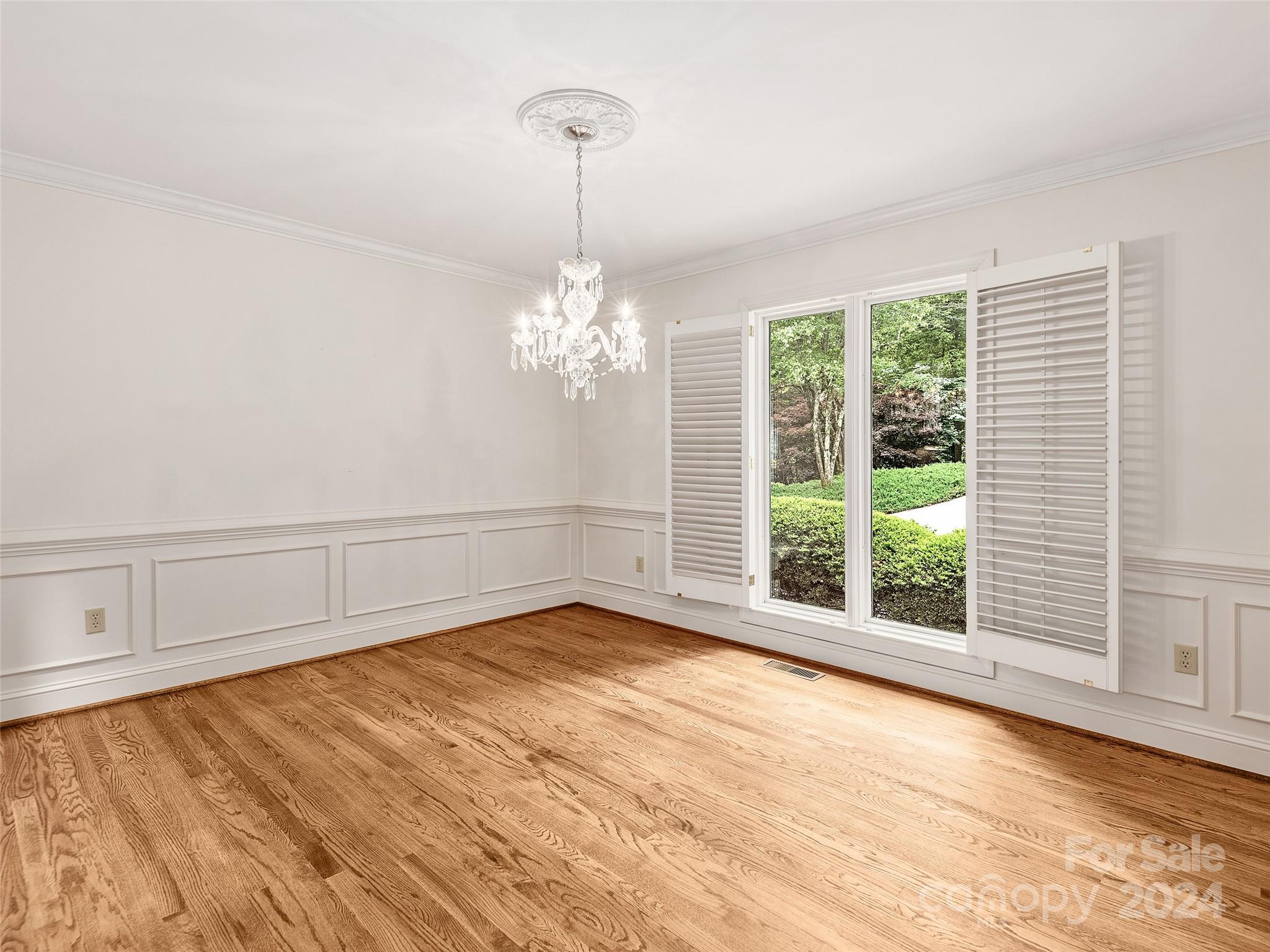 115 Woodglen Court