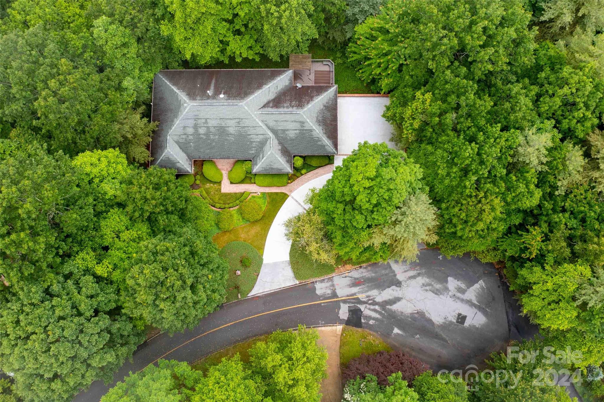 115 Woodglen Court