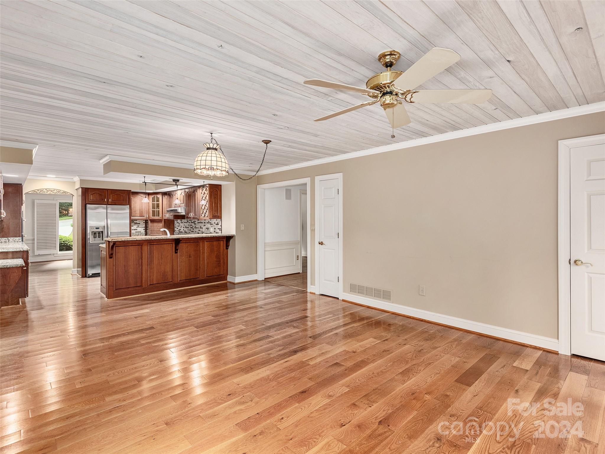 115 Woodglen Court