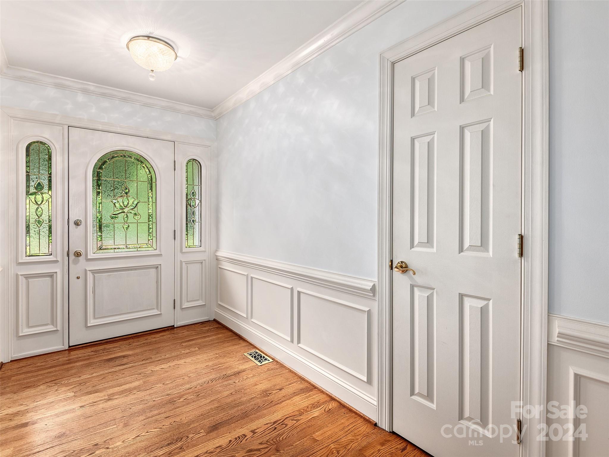 115 Woodglen Court