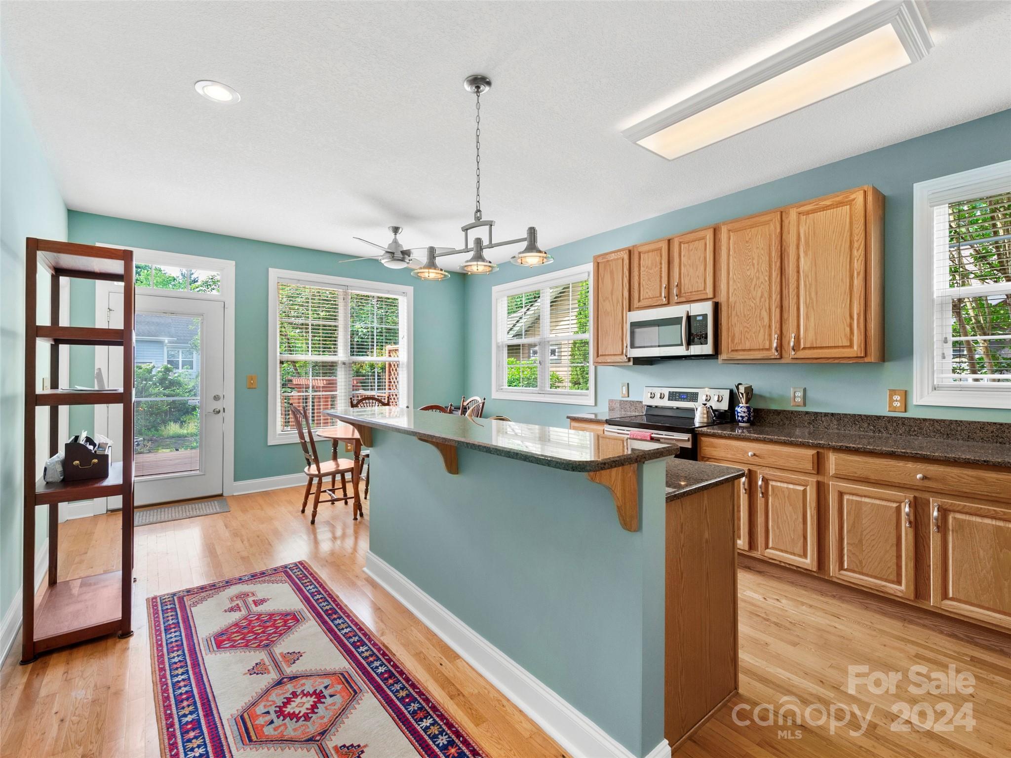 27 S Inglenook Lane
