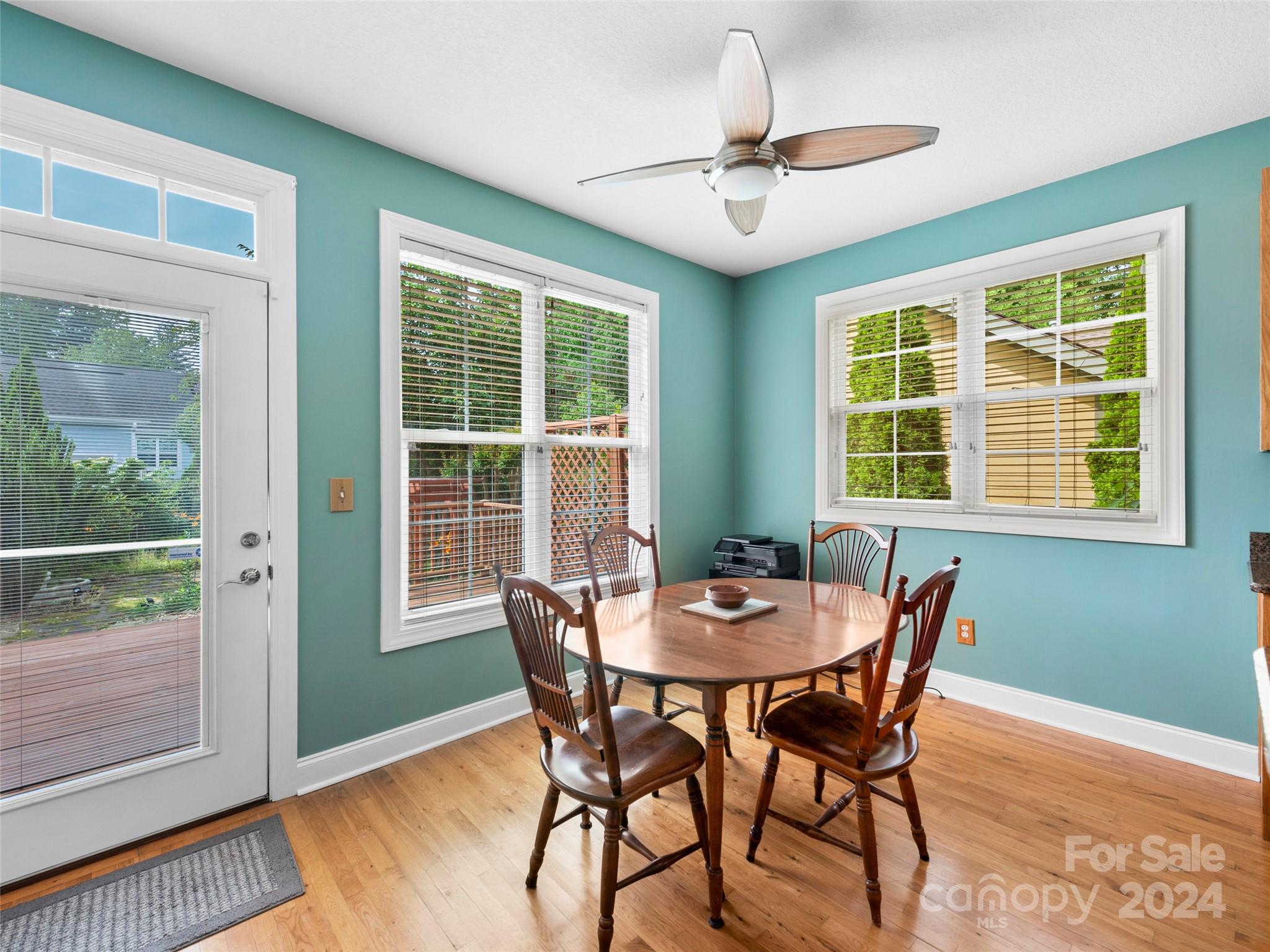 27 S Inglenook Lane