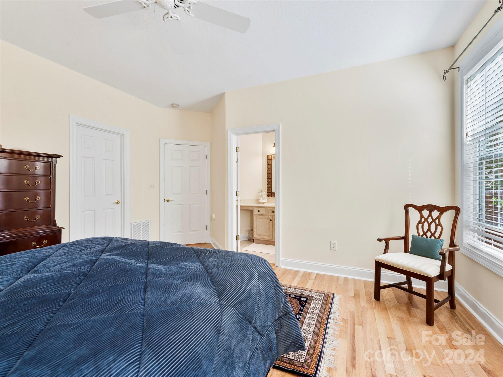 27 S Inglenook Lane