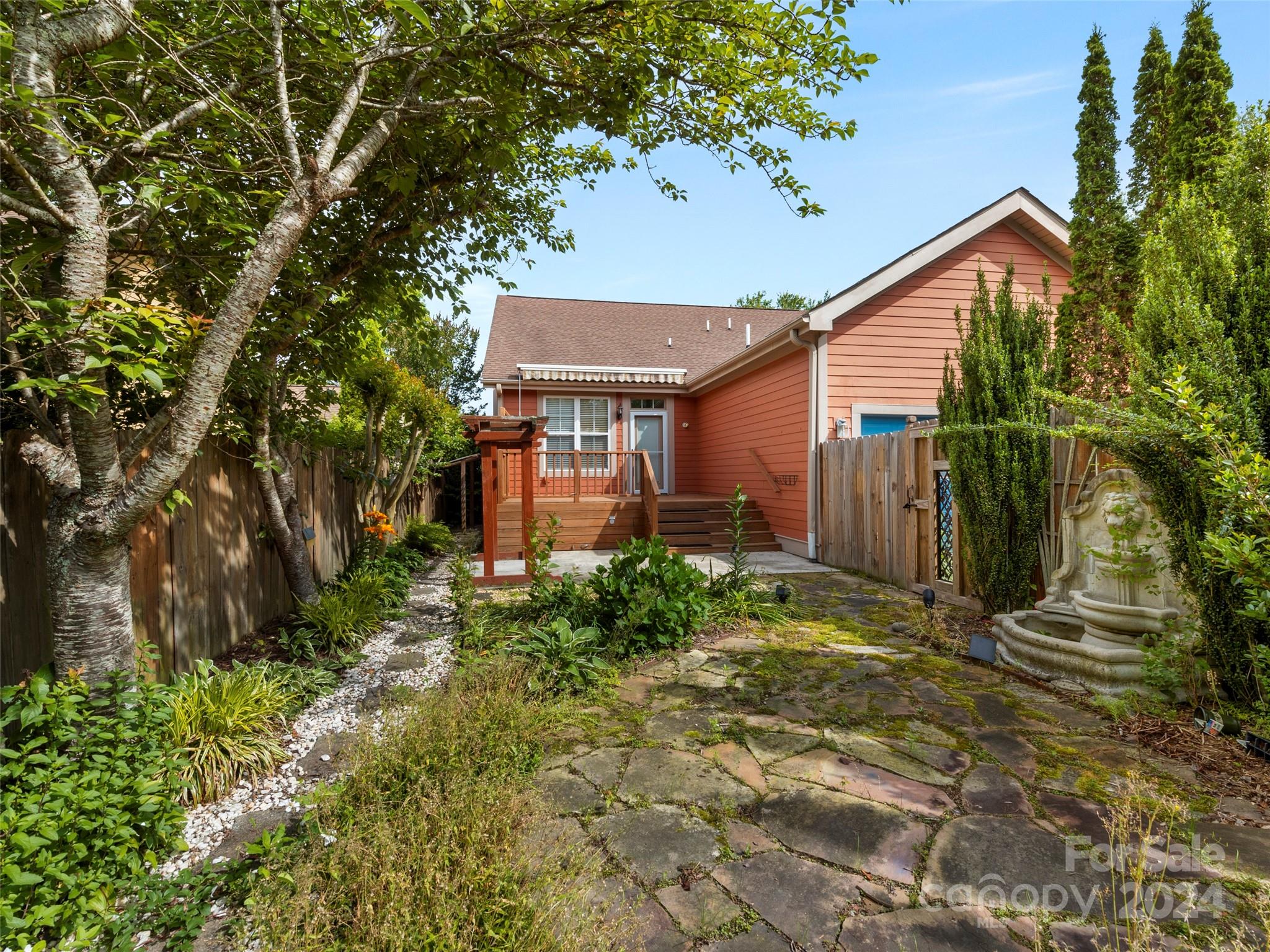 27 S Inglenook Lane