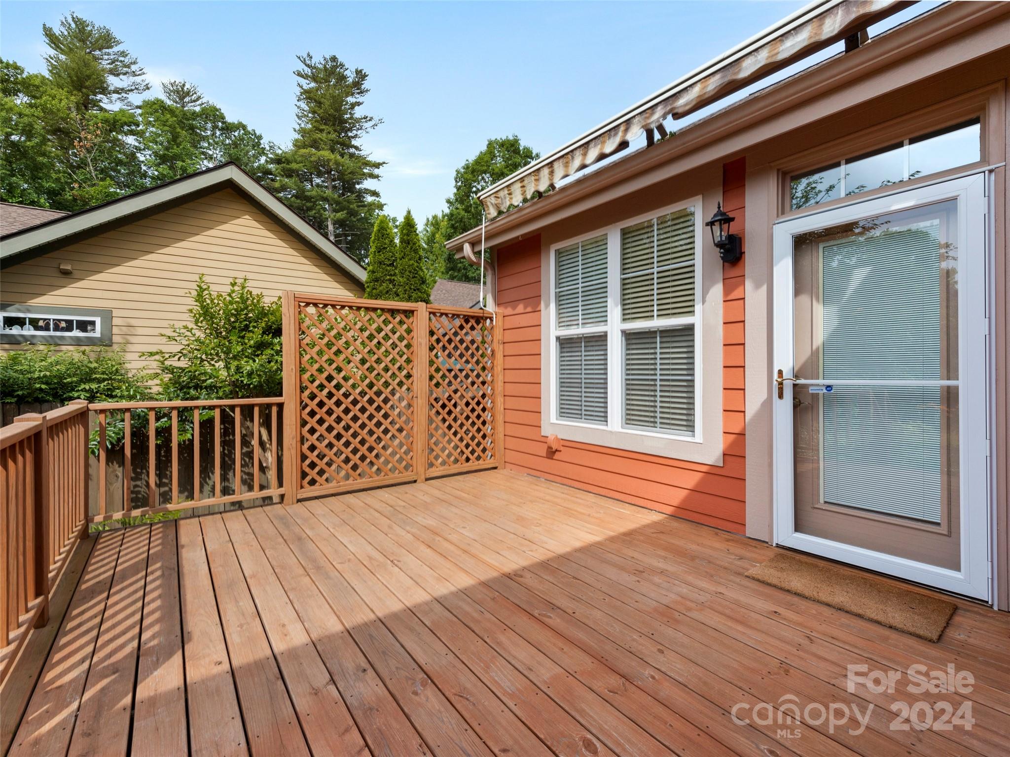 27 S Inglenook Lane