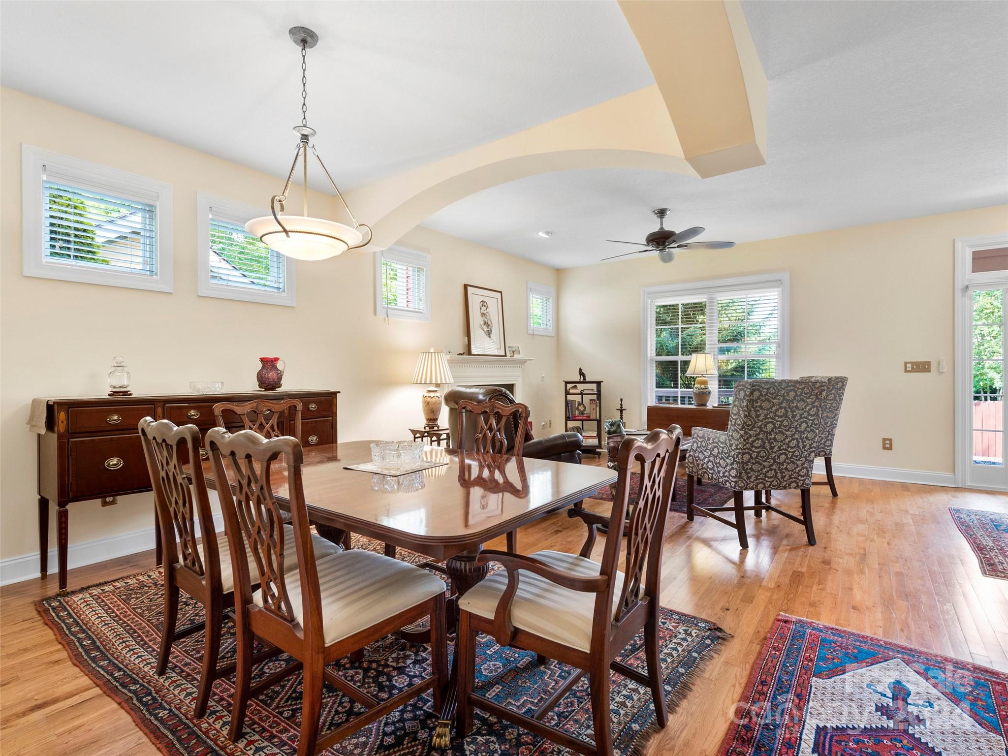 27 S Inglenook Lane