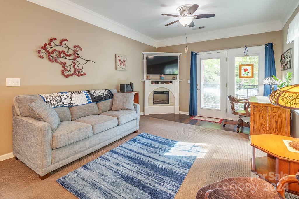318 Appeldoorn Circle