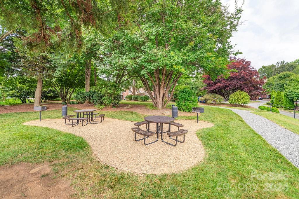 318 Appeldoorn Circle