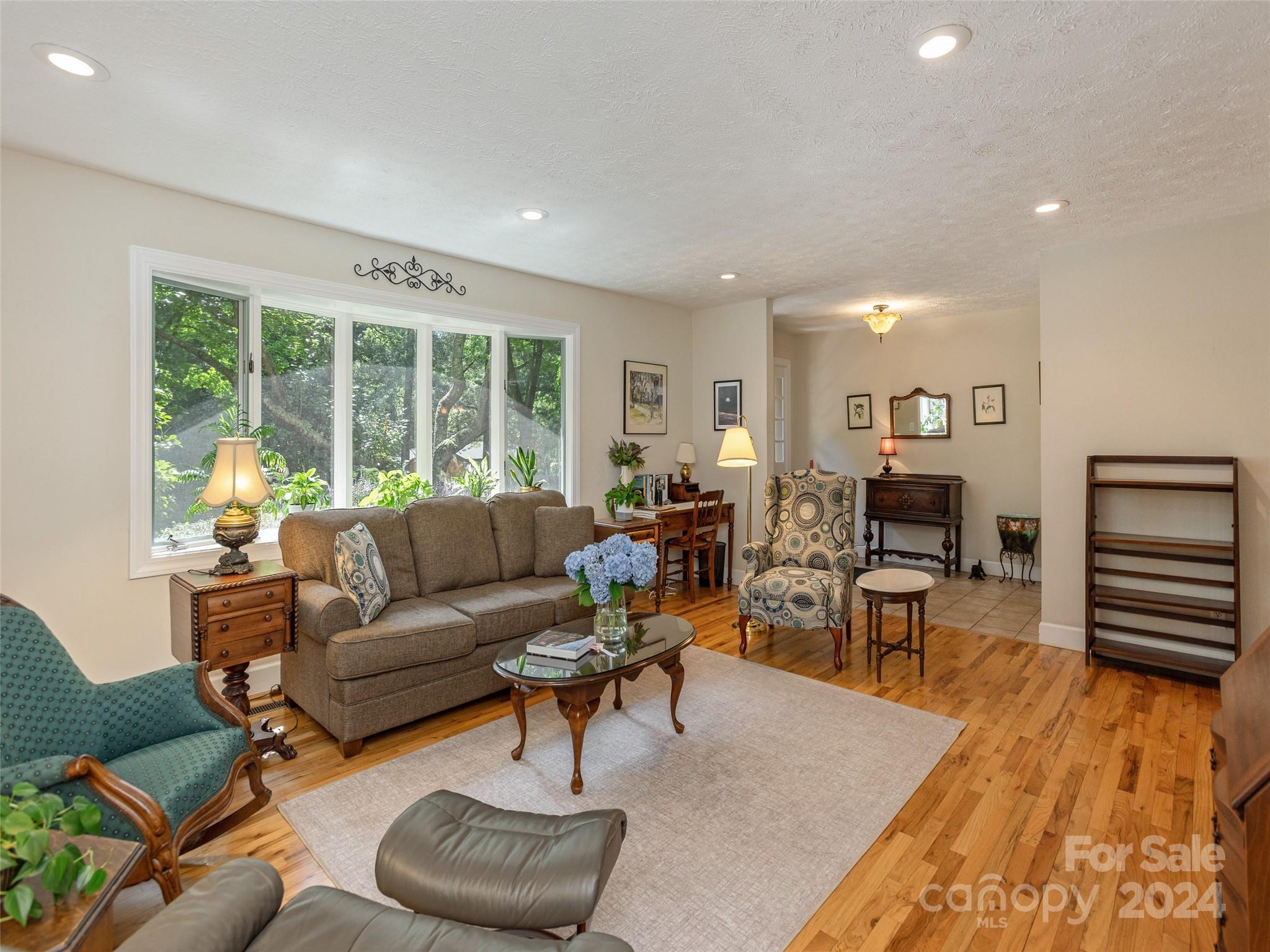 1707 Hummingbird Lane