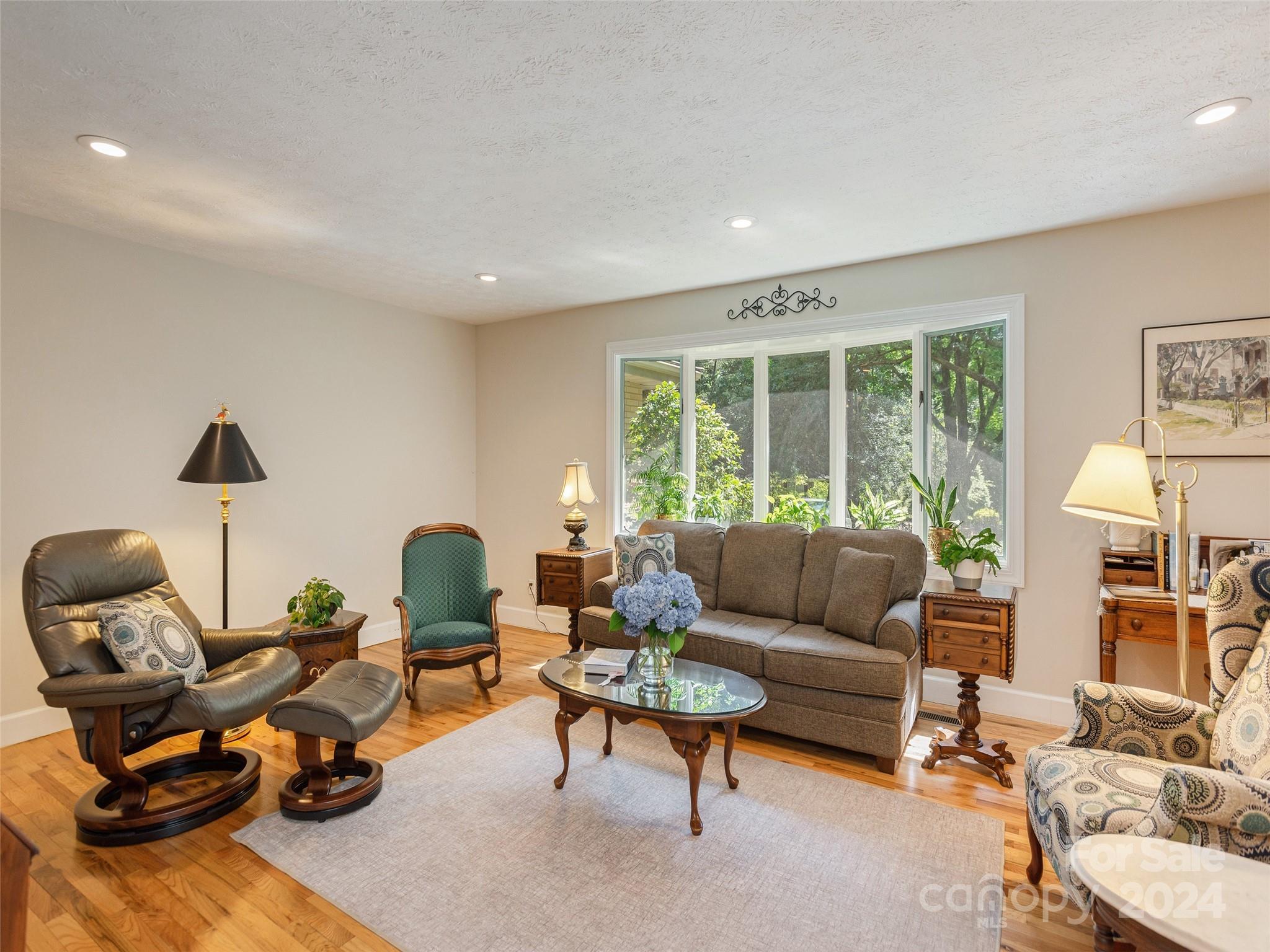 1707 Hummingbird Lane