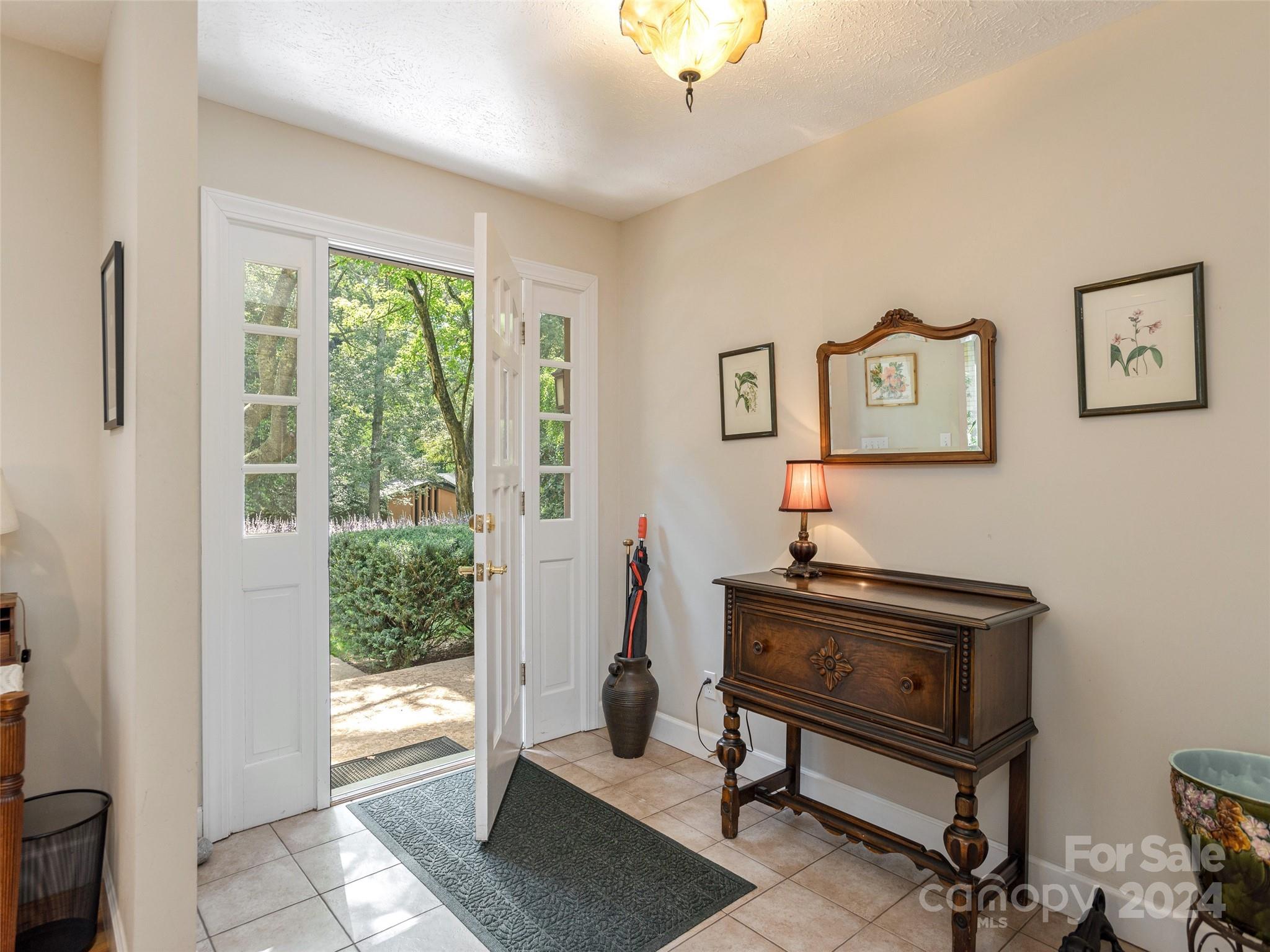 1707 Hummingbird Lane