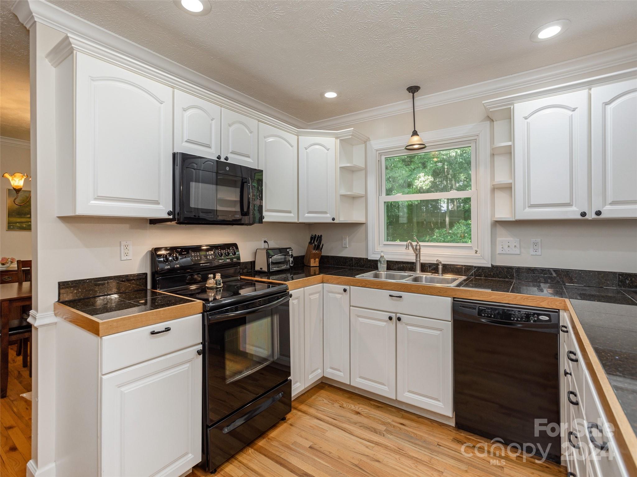 1707 Hummingbird Lane