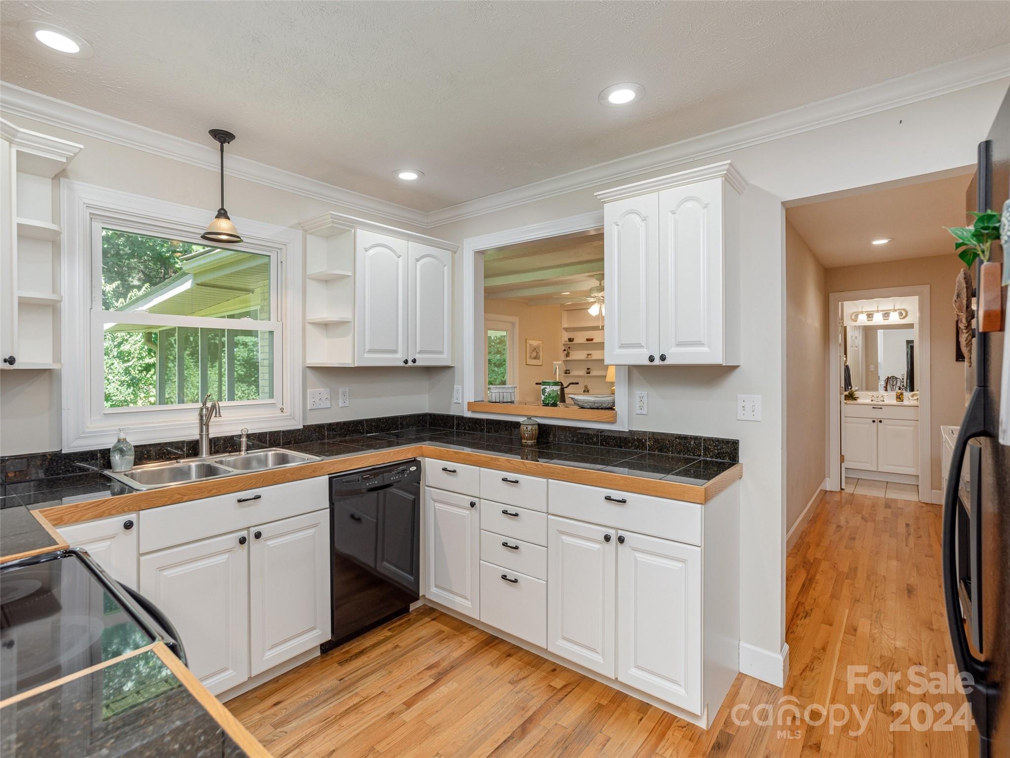 1707 Hummingbird Lane