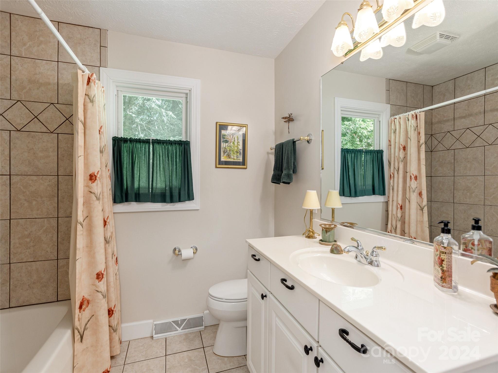 1707 Hummingbird Lane