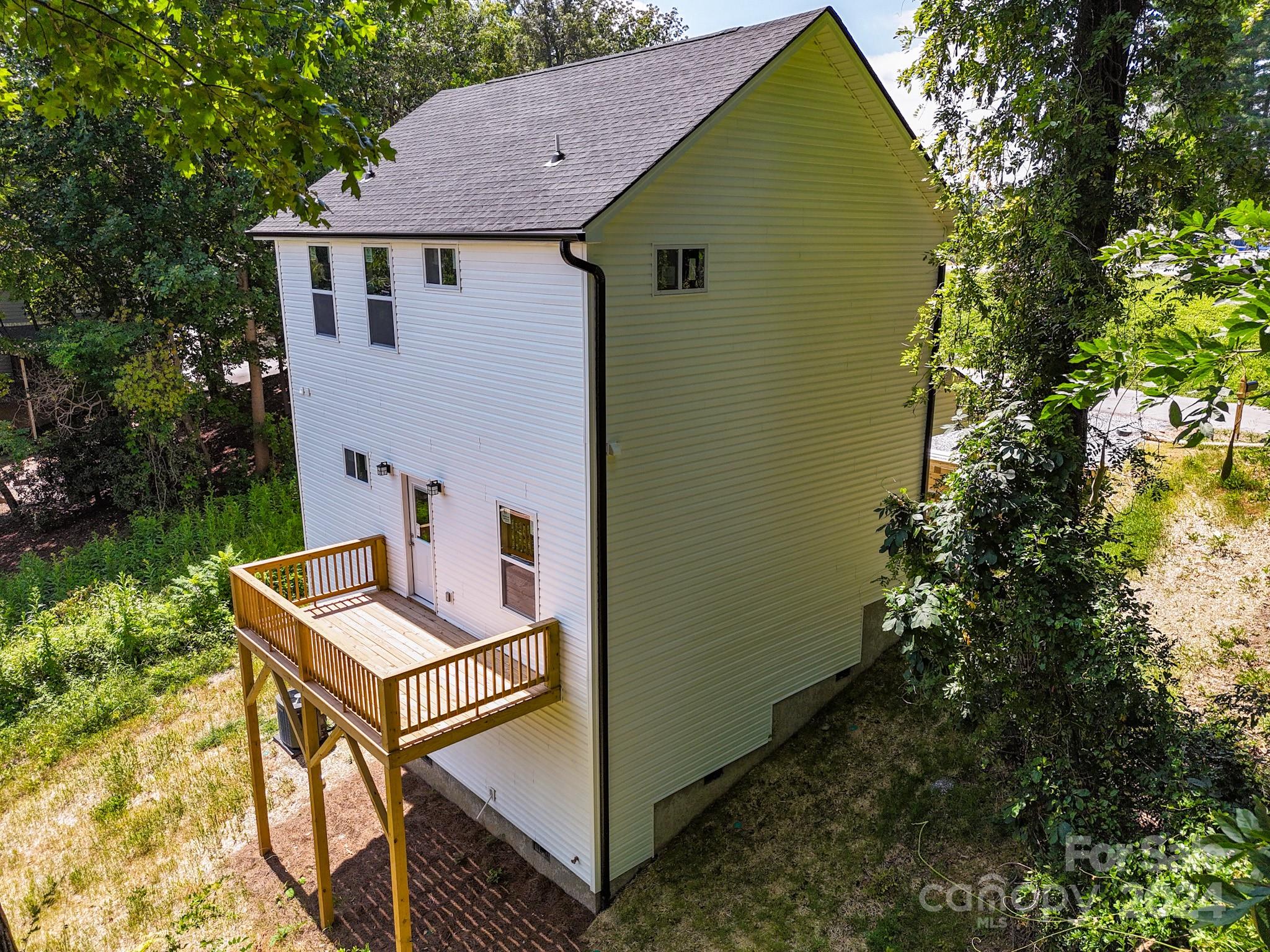 40 Summit Circle