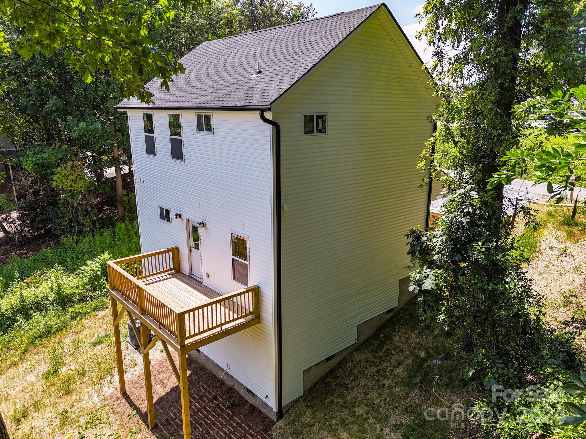 40 Summit Circle