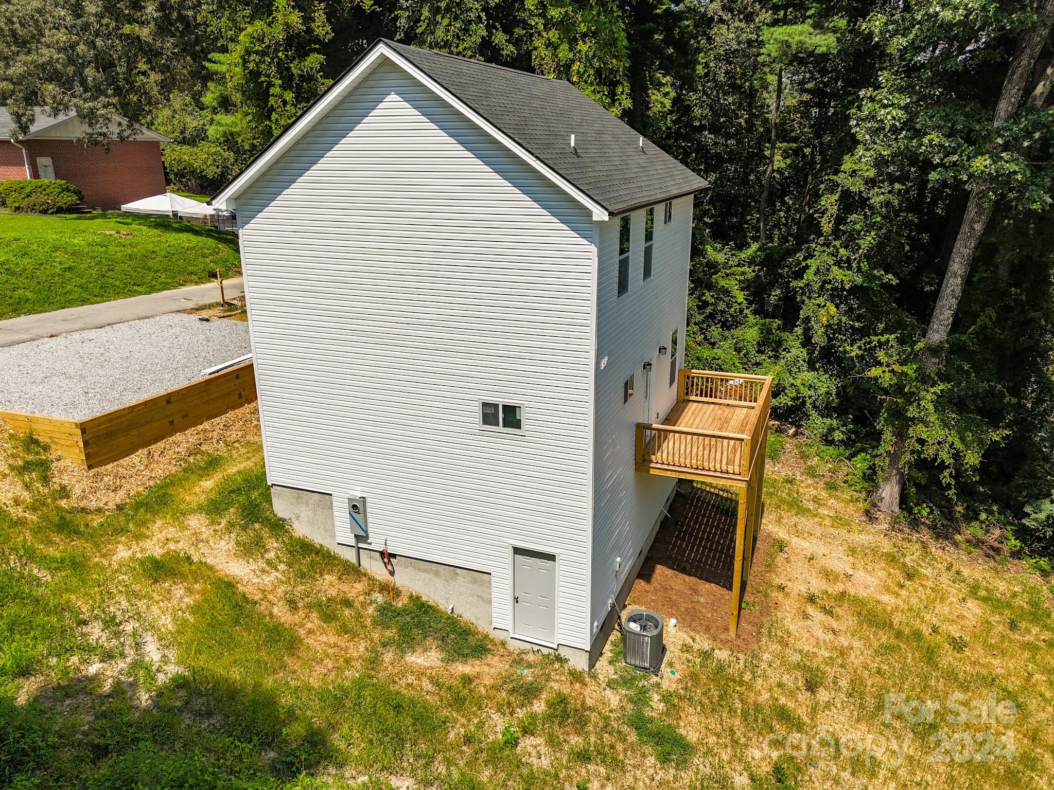 40 Summit Circle