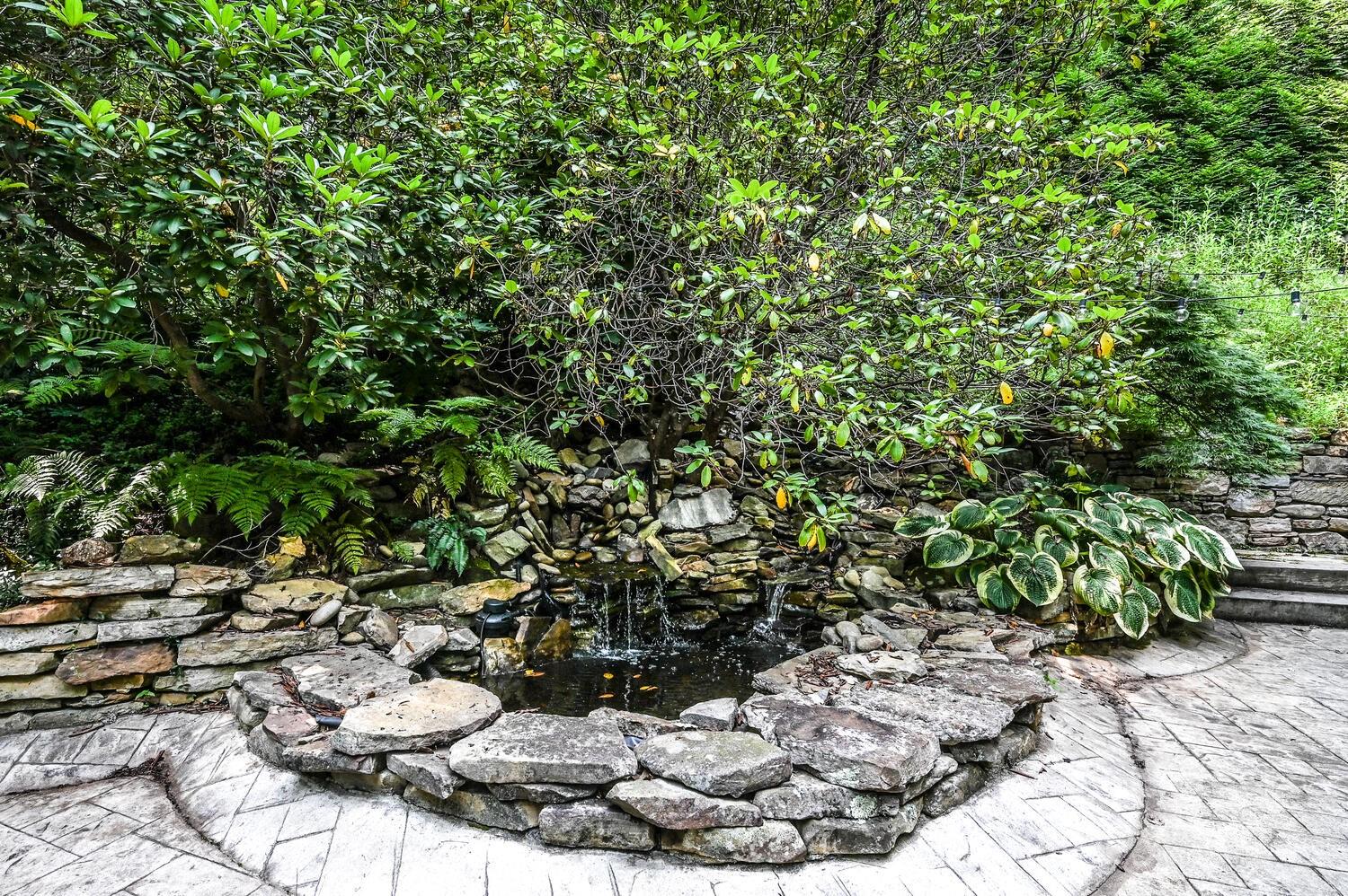 4 Poplar Drive