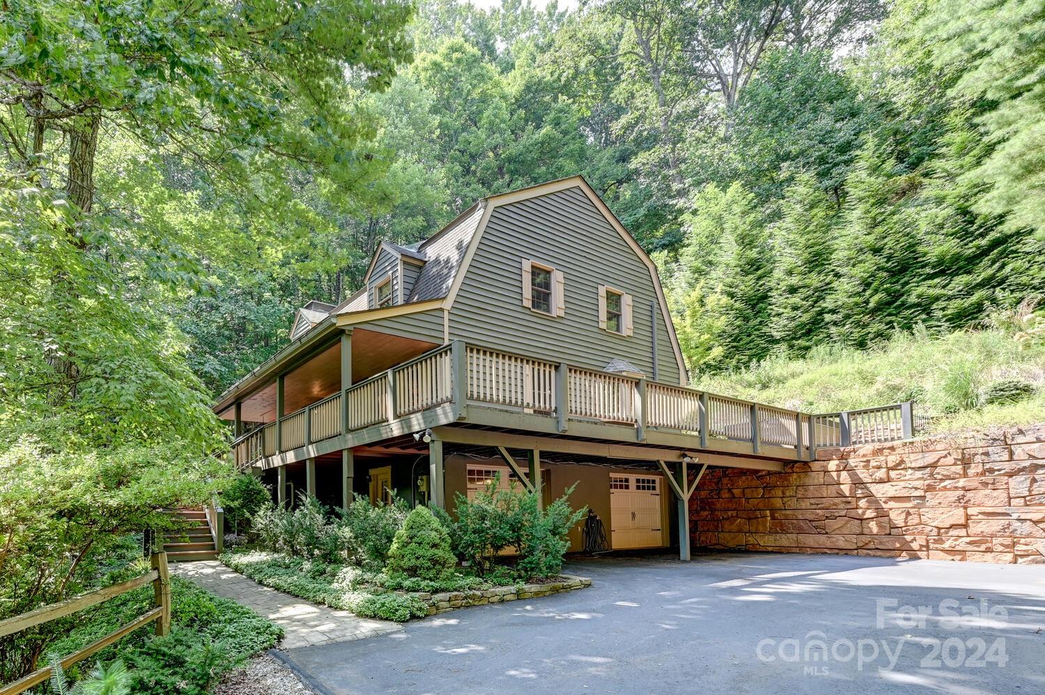 4 Poplar Drive