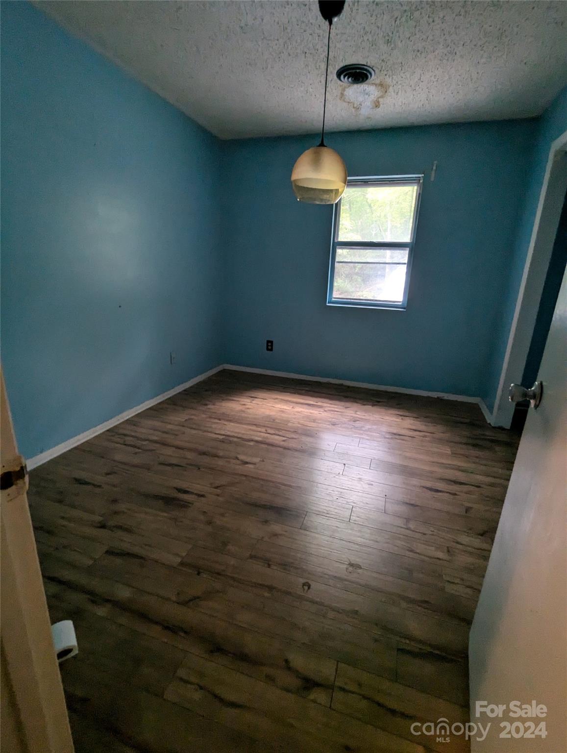 272 Bluebird Road