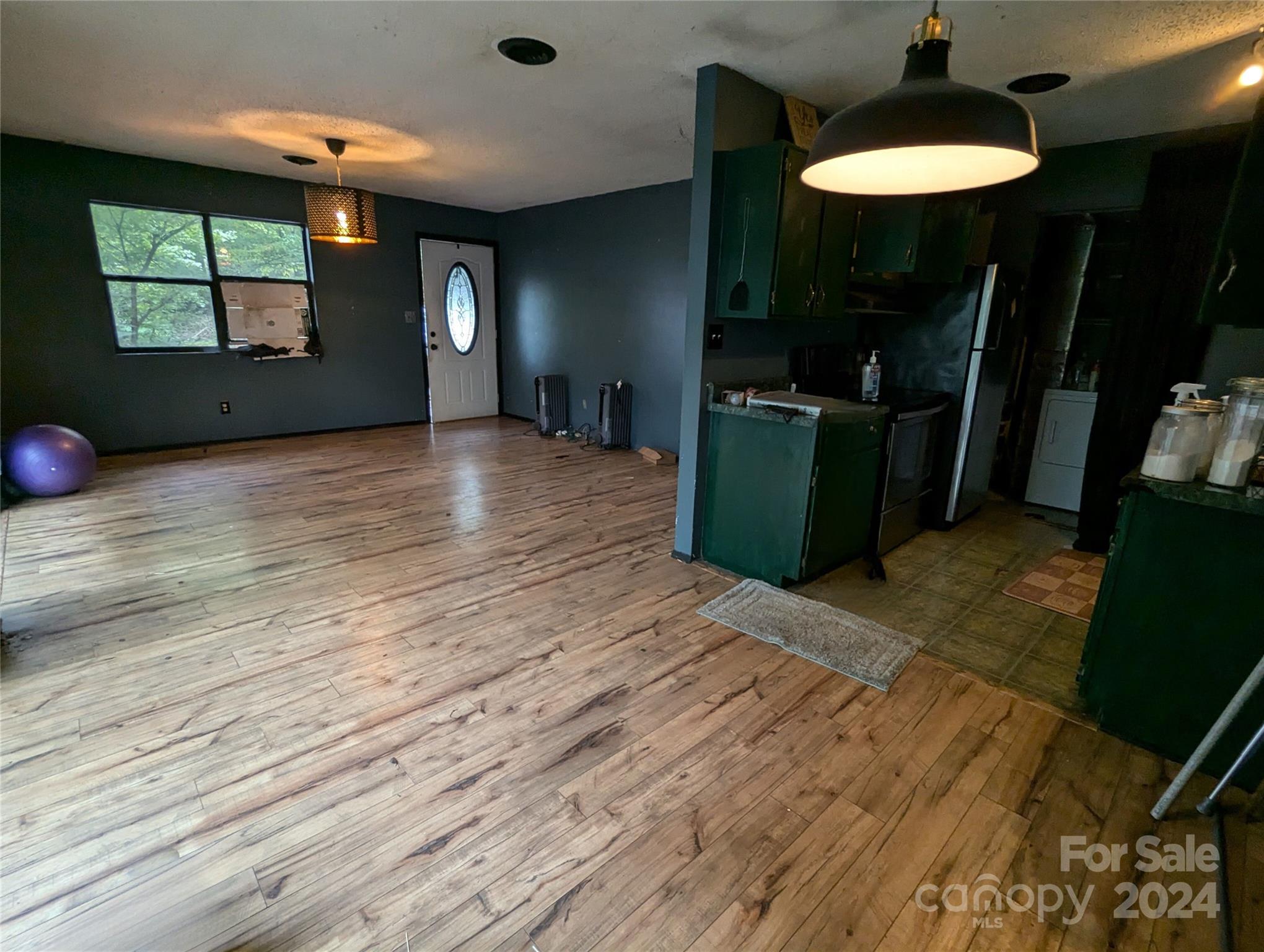 272 Bluebird Road