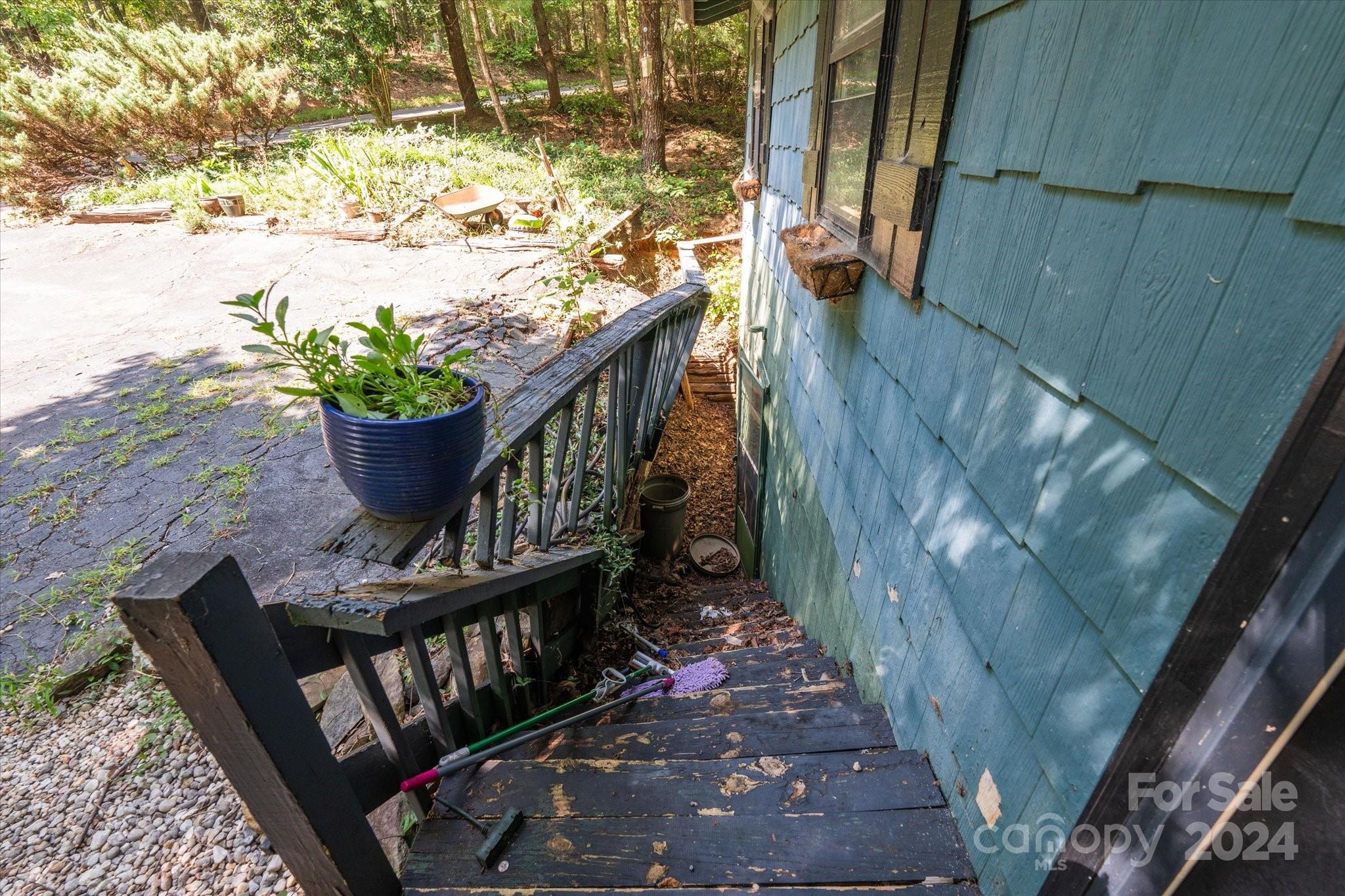 272 Bluebird Road