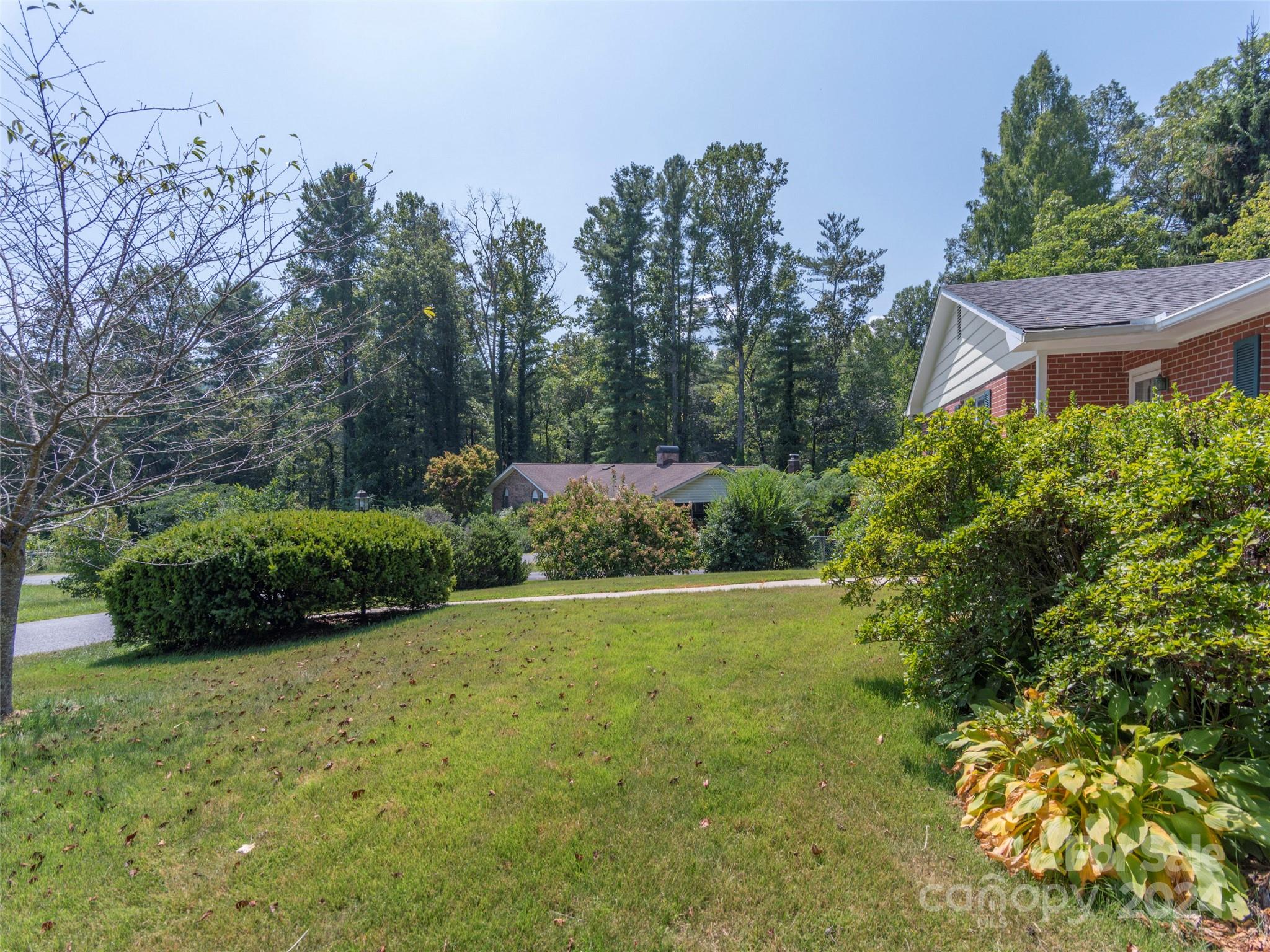 304 Oklawaha Circle