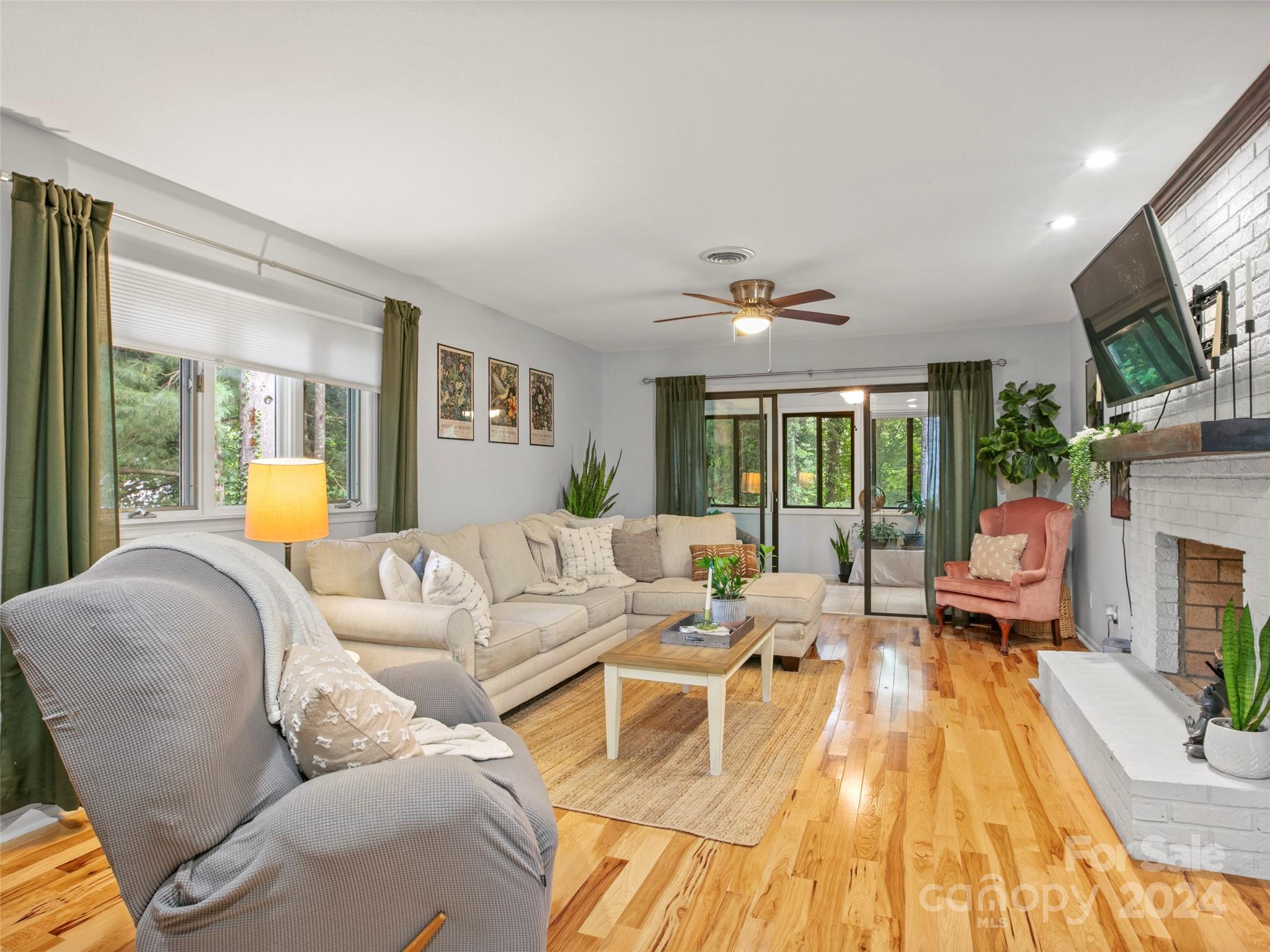 121 N Britton Creek Court