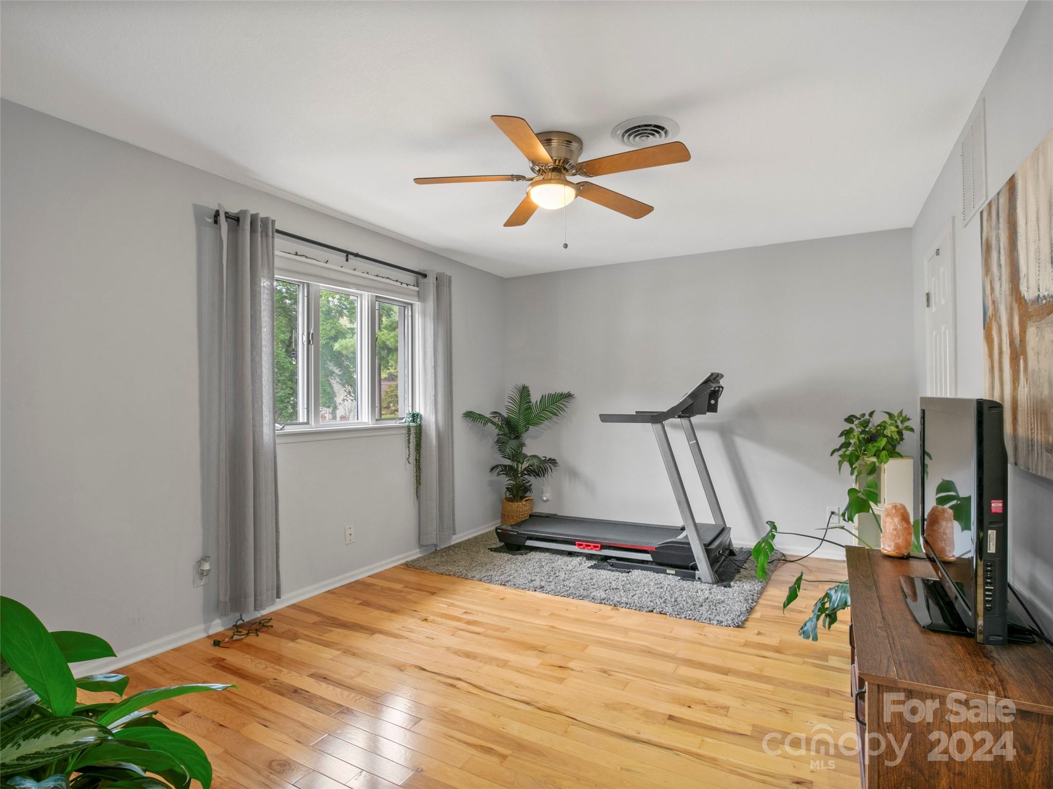 121 N Britton Creek Court