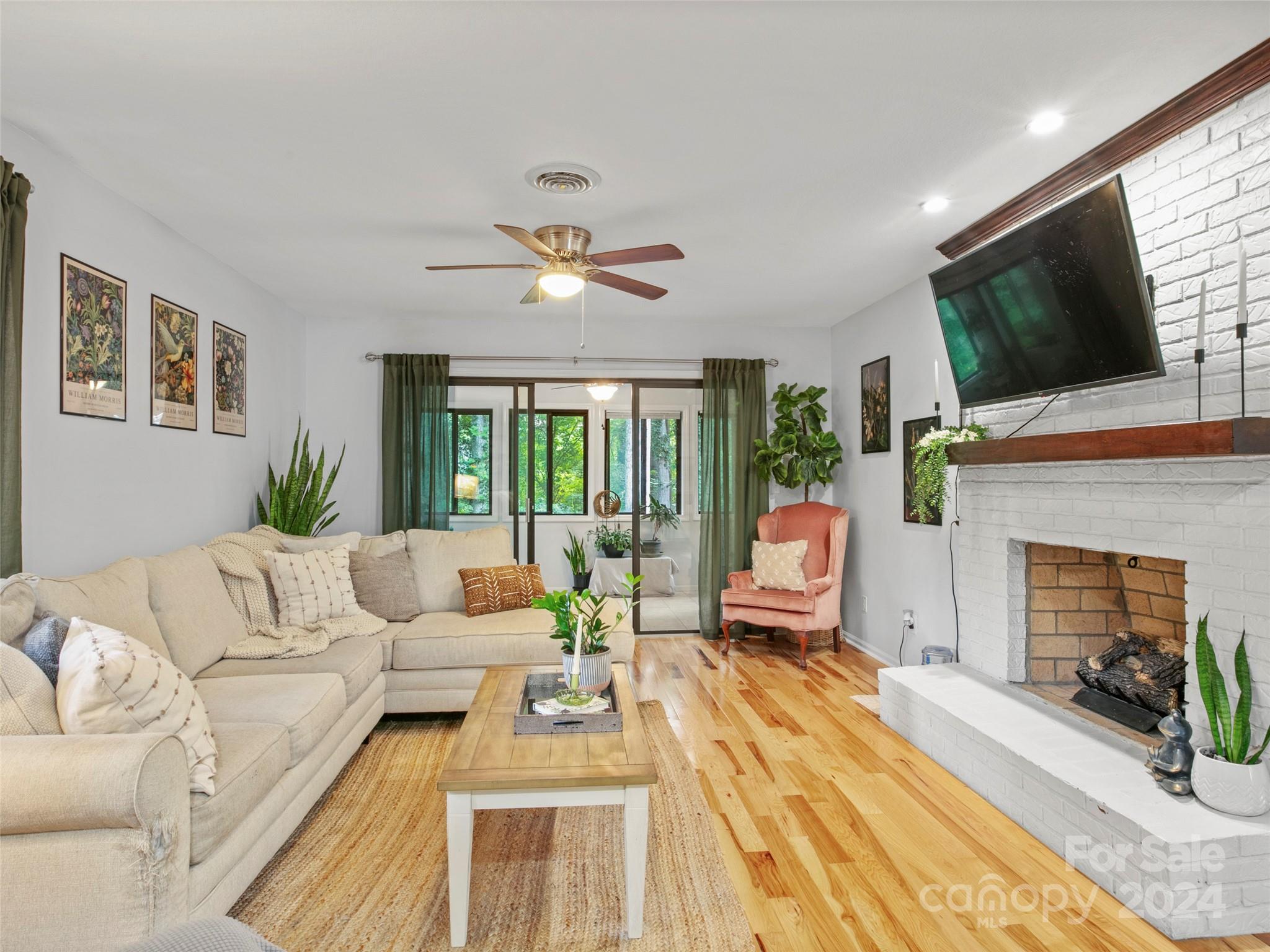 121 N Britton Creek Court