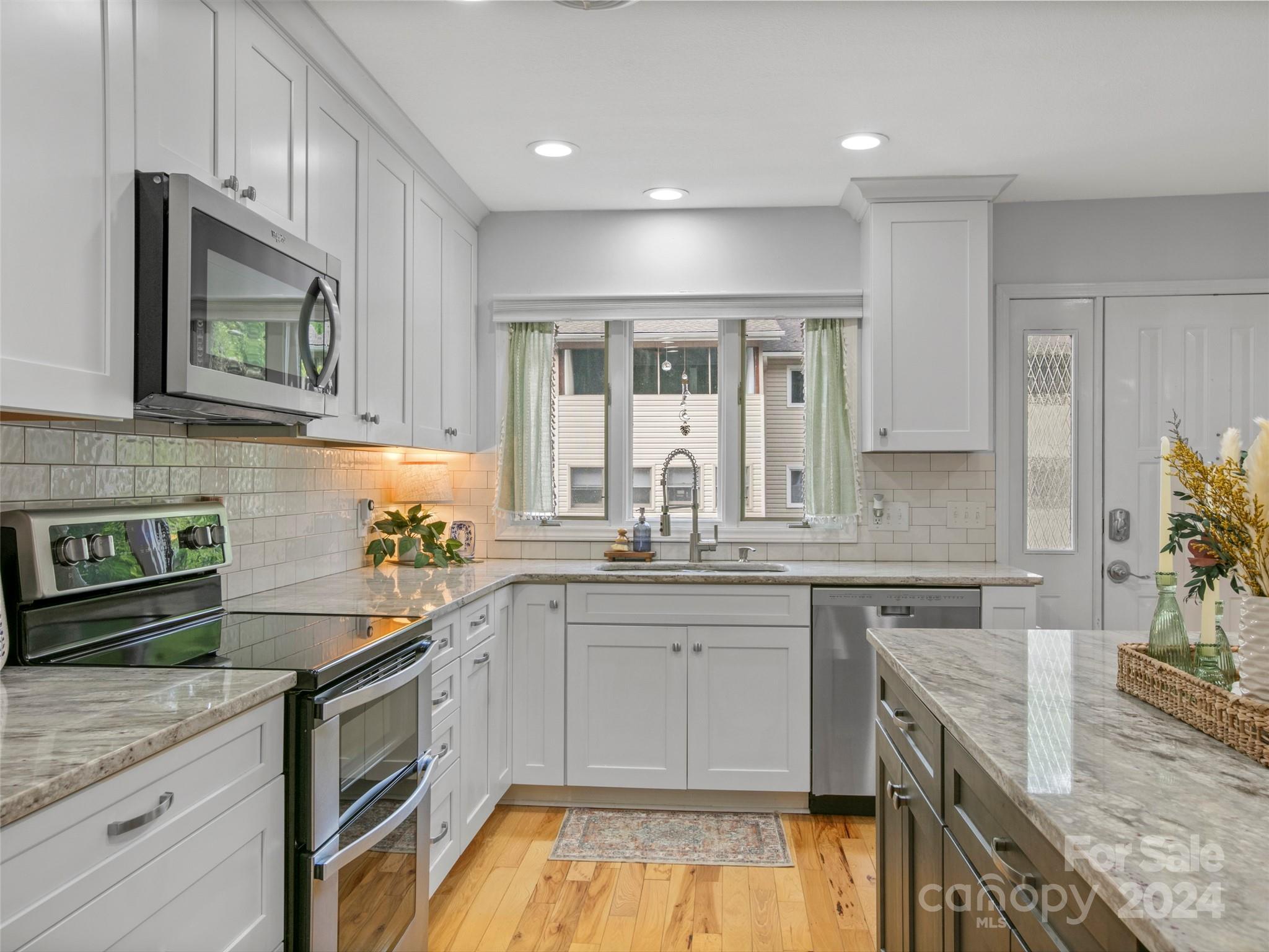 121 N Britton Creek Court