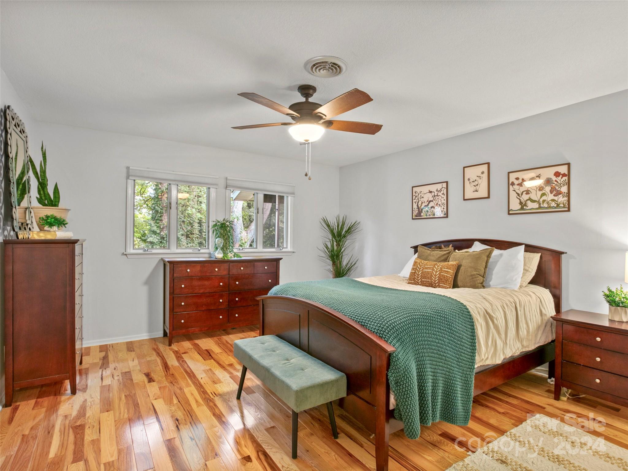121 N Britton Creek Court