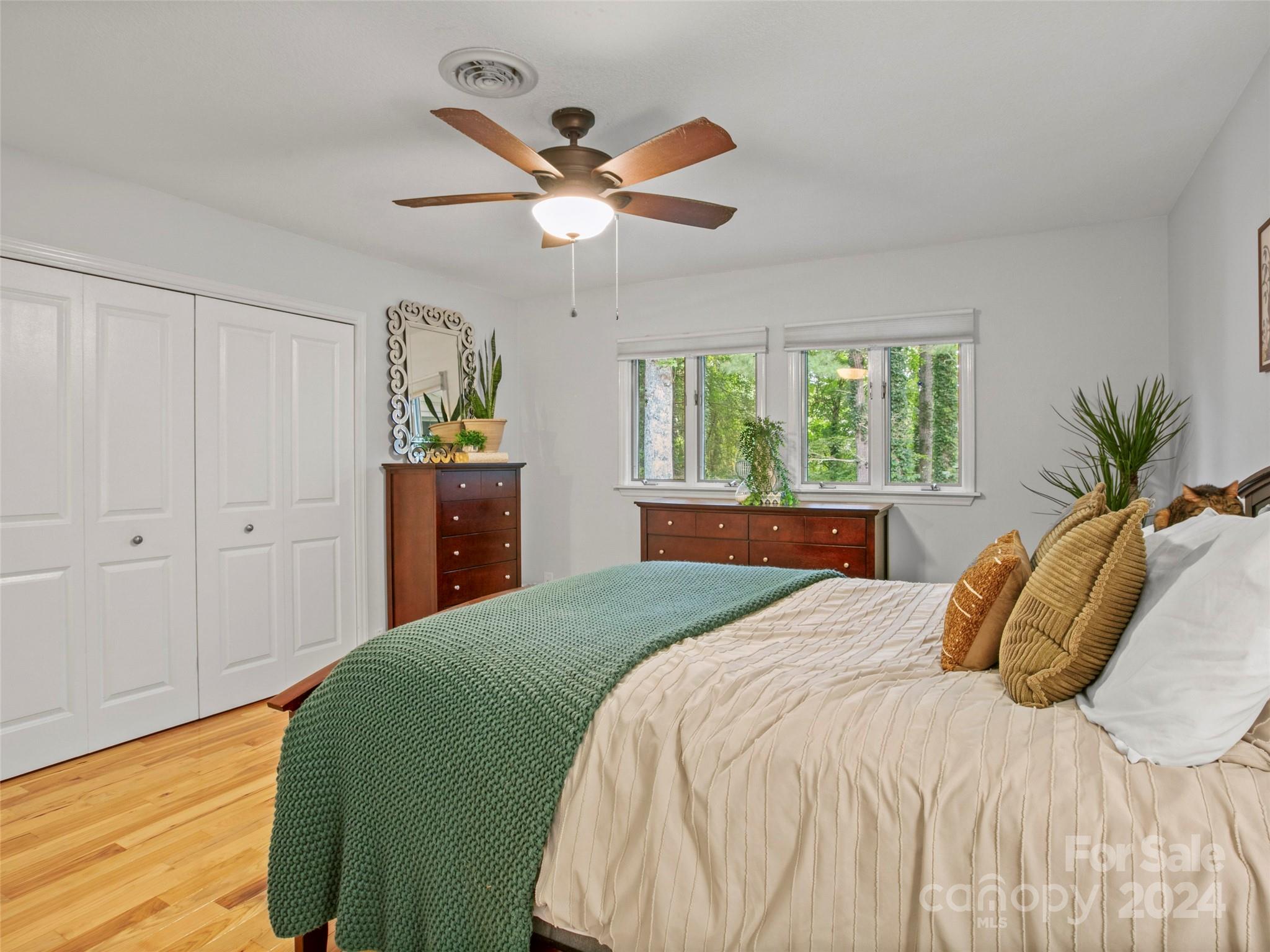 121 N Britton Creek Court