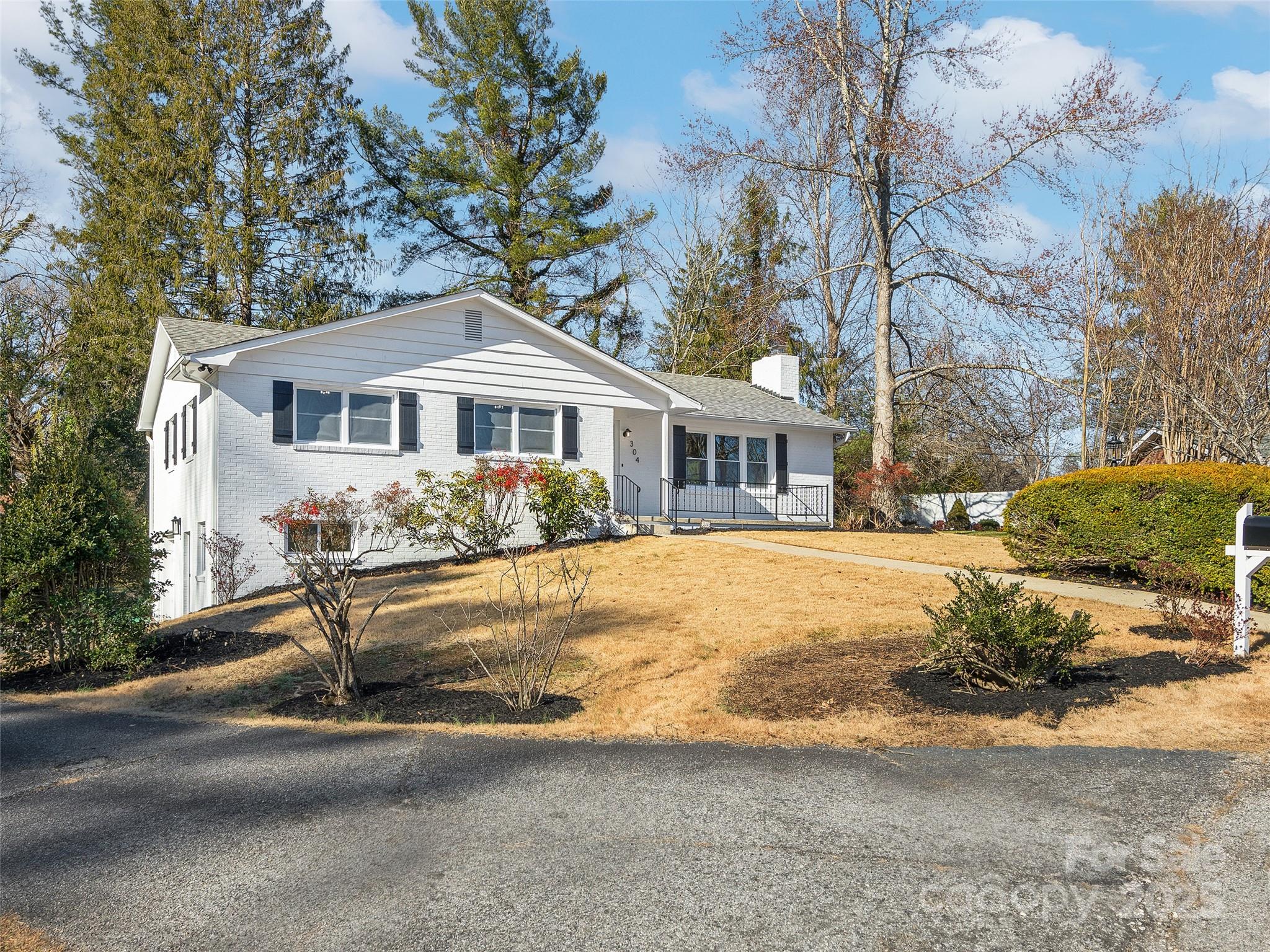 304 Oklawaha Circle